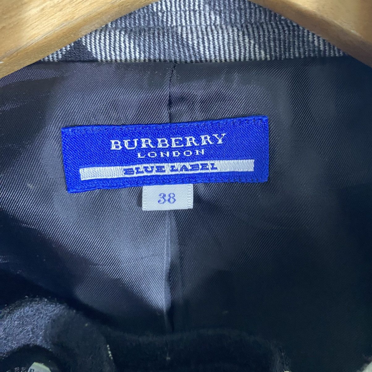 Burberry Burberry Blue Label Dress Wool Button Size 38 Black Color Size XS / US 0-2 / IT 36-38 - 8 Thumbnail