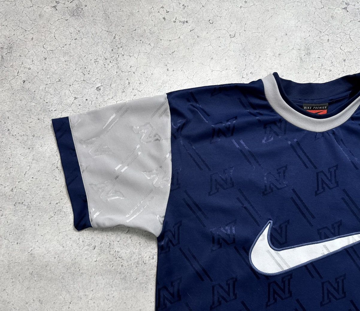 Nike Nike Vintage 90s Monogram Jersey Shirt Big Swoosh Logo Y2K Size US XL / EU 56 / 4 - 4 Thumbnail