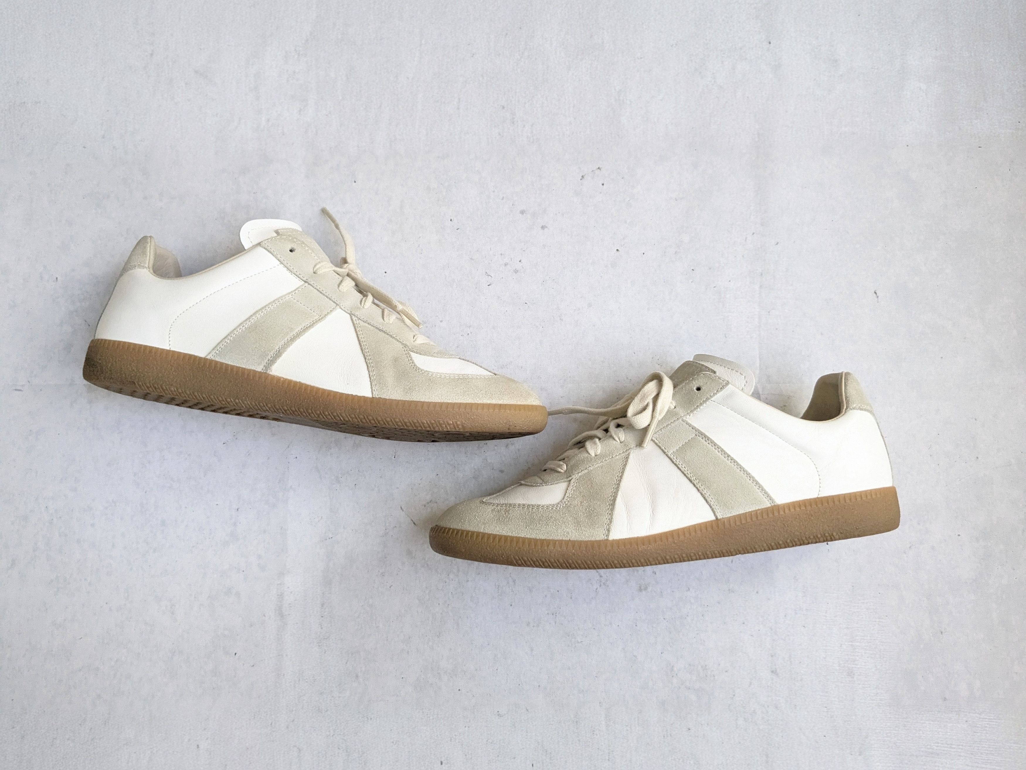 Maison Margiela Maison Margiela Replica GAT White Gray 9 42 Low Tops Size US 9 / EU 42 - 1 Thumbnail