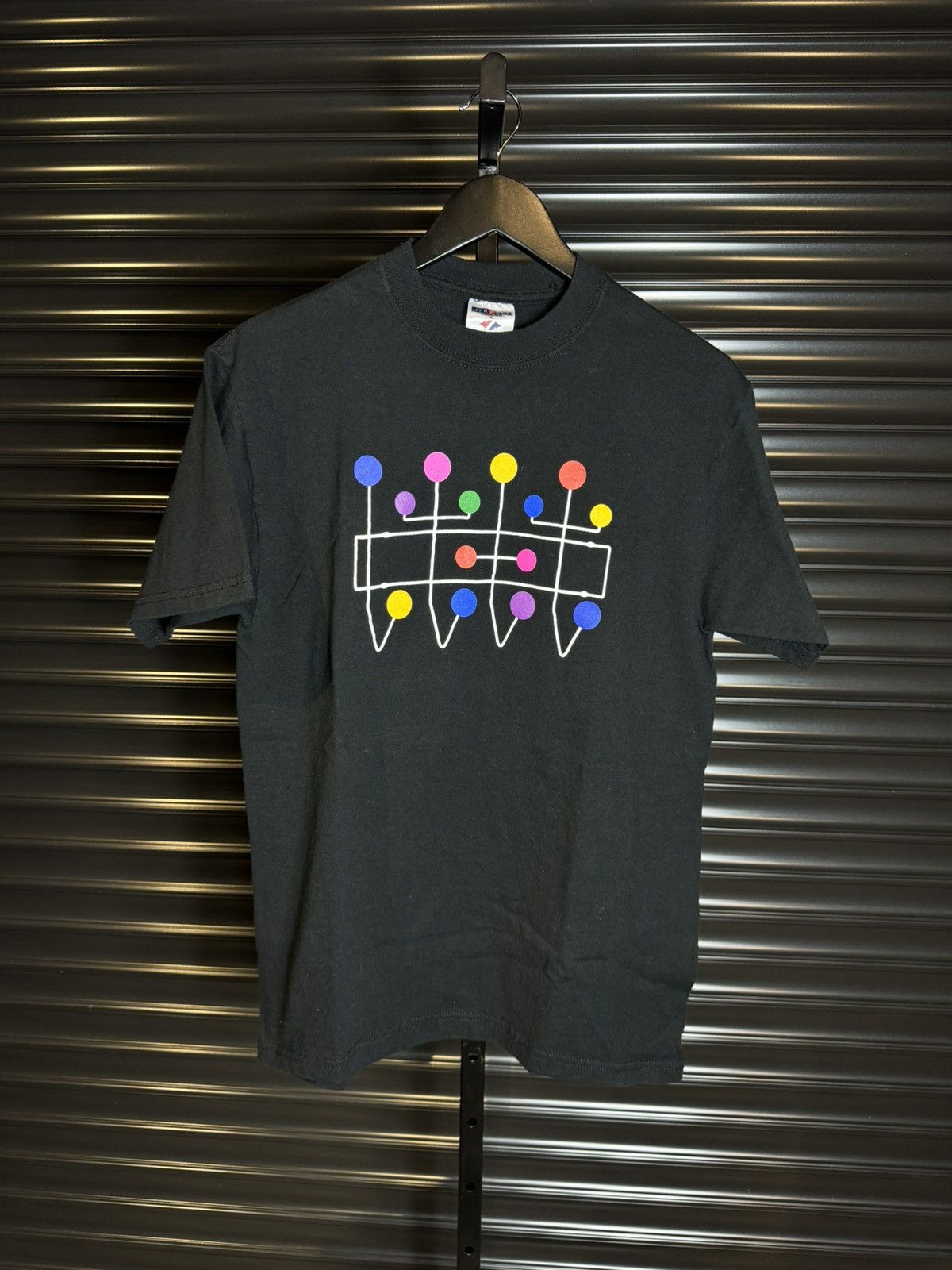 Vintage Vintage 90s Eames Herman Miller Hang it all Tee - Medium Size US M / EU 48-50 / 2 - 2 Thumbnail