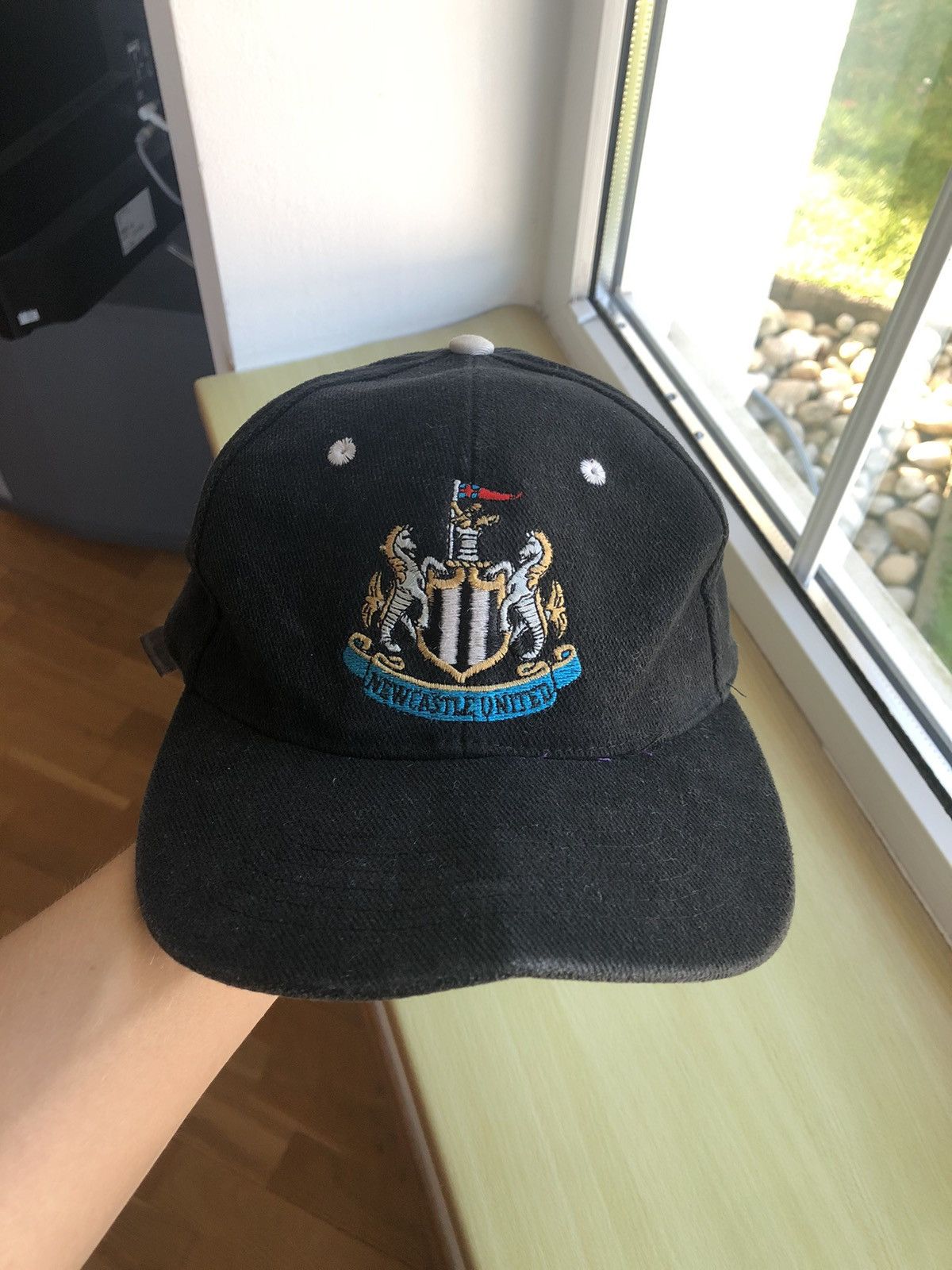 Vintage VINTAGE NEWCASTLE UNITED SOCCER FOOTBALL HAT CAP Size ONE SIZE - 1 Thumbnail