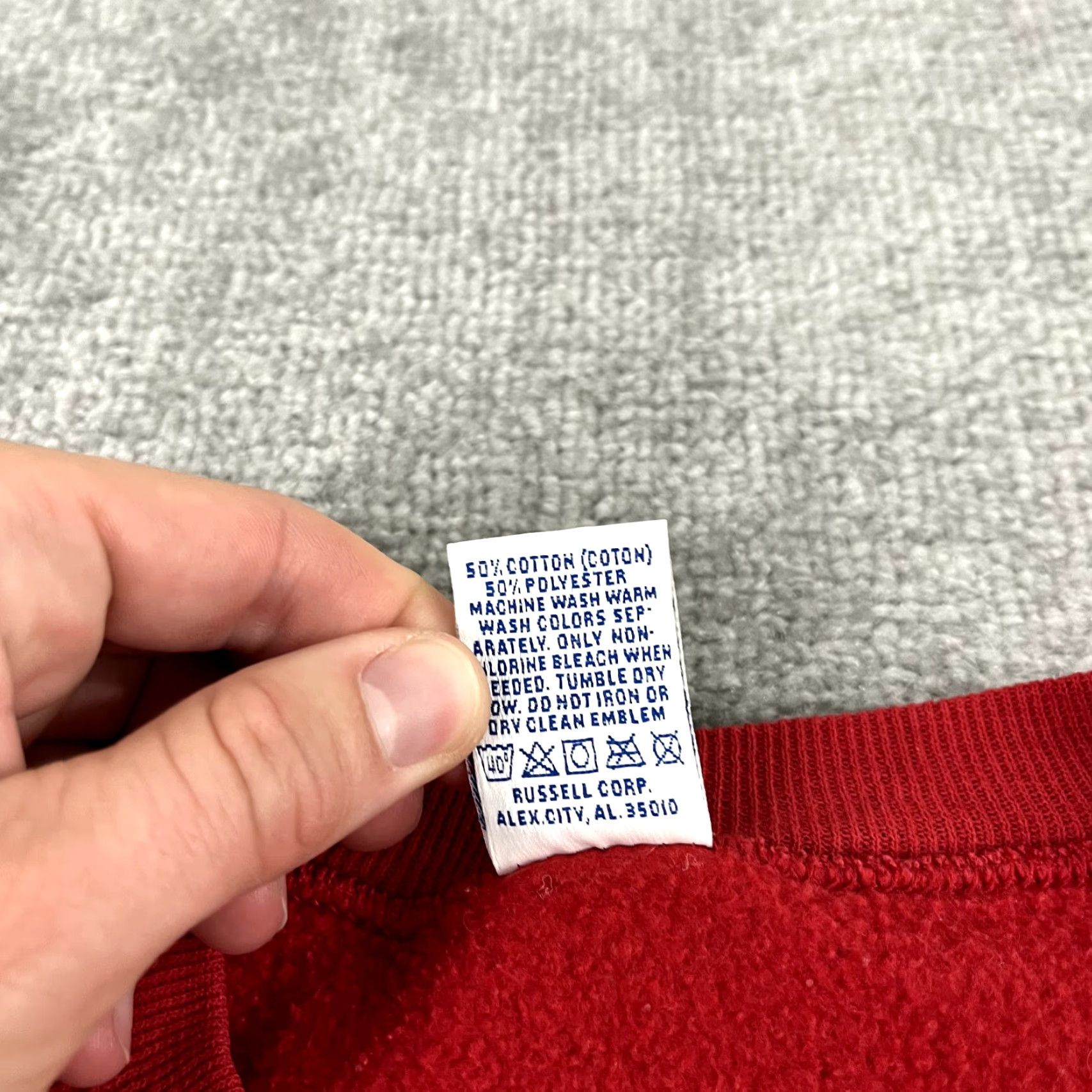 Etro VINTAGE RUSSELL Sweatshirt Mens Extra Large Red Pullover Crewneck Retro Y2K USA Size US XL / EU 56 / 4 - 4 Thumbnail