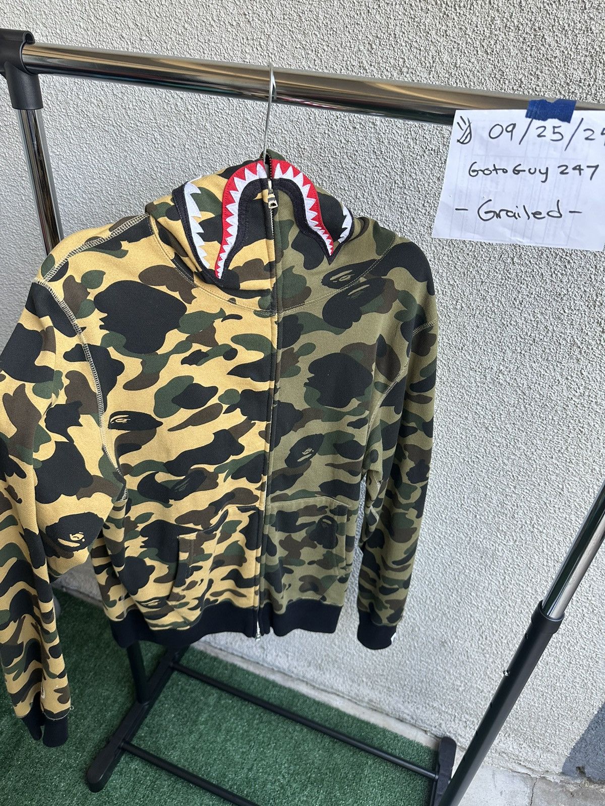 Bape **BAPE Split Camo Shark Hoodie** Size US XXL / EU 58 / 5 - 5 Thumbnail