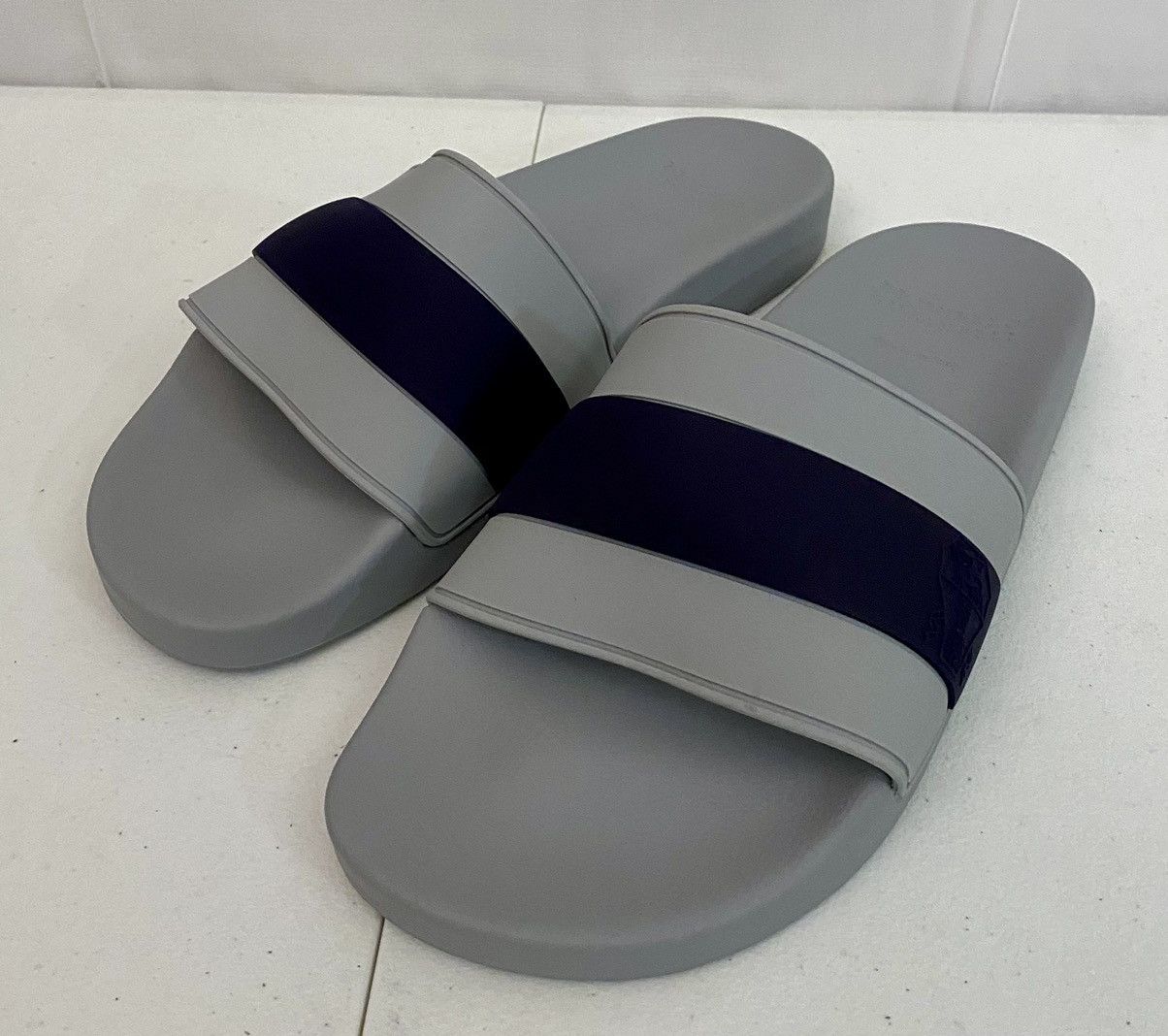 Brunello Cucinelli Brunello Cucinelli 🇮🇹 Grey/Blue Resort Logo Pool Slides 7 NWT Size US 7 / EU 40 - 4 Thumbnail