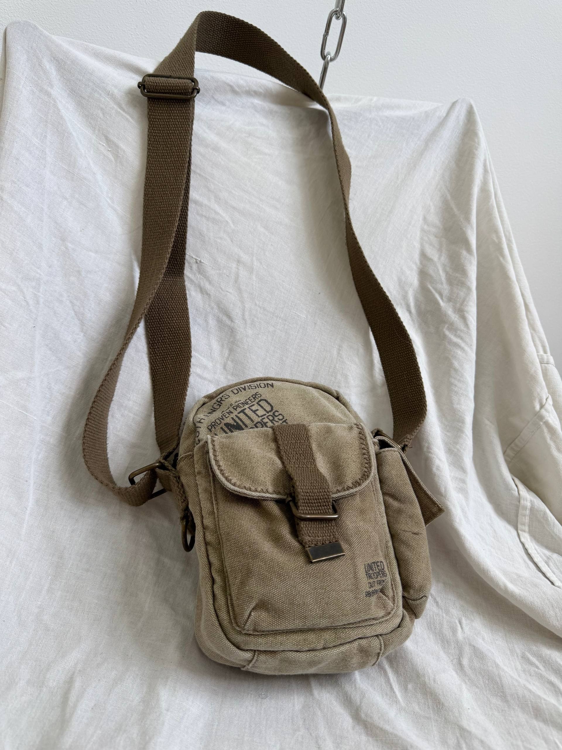 Vintage Vintage 90s Army Diesel Style Crossbody Mini Bag Size ONE SIZE - 5 Thumbnail