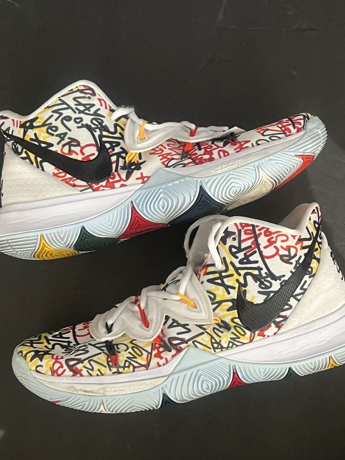 Nike Kyrie Sue Birds graffiti Size US 10.5 / EU 43-44 - 2 Thumbnail