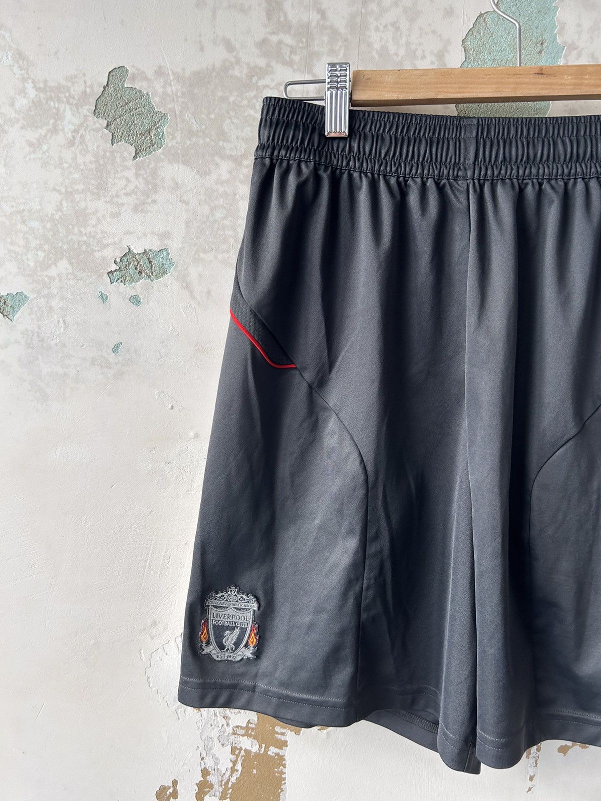 Adidas VINTAGE ADIDAS LIVERPOOL SHORTS ENGLAND Size US 34 / EU 50 - 2 Thumbnail