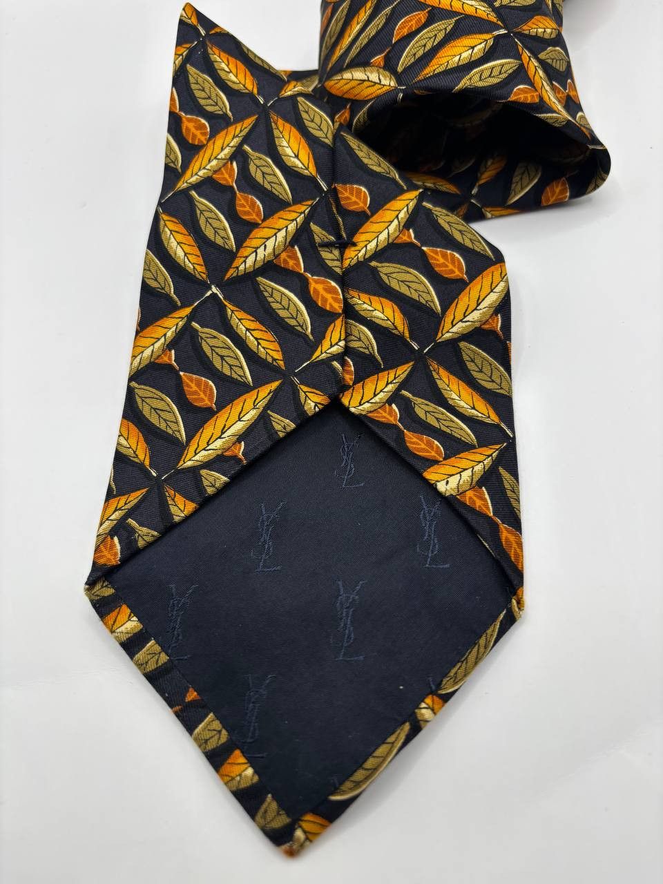 Yves Saint Laurent Vintage Yves Saint Laurent Silk Tie | Navy Autumn Leaf Italy Size ONE SIZE - 12 Thumbnail