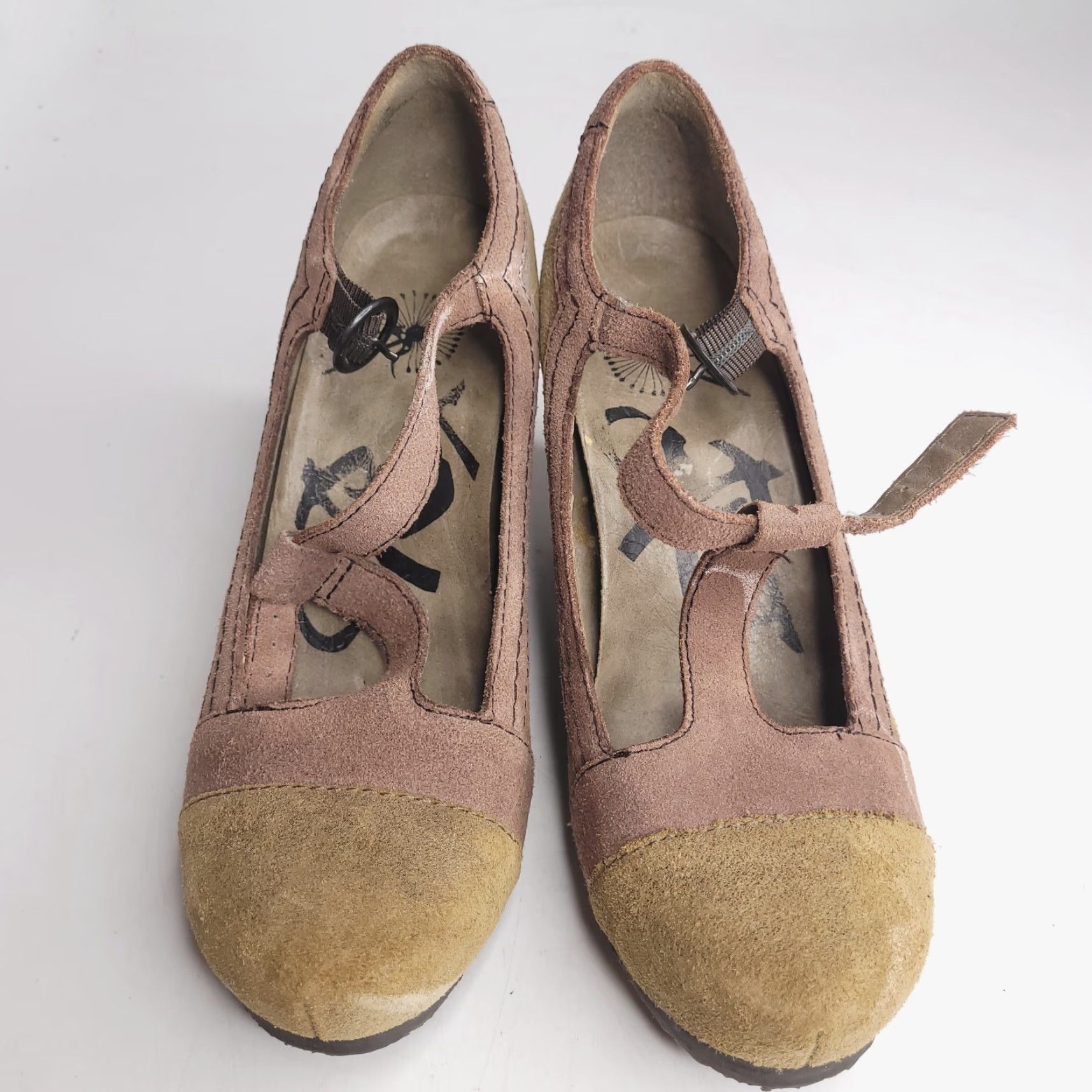 Vintage OTBT Reform Sandal Wedge Suede Size 6.5 Brown Buckle Ankle Strap Woman M Heel Wedge Model Reform Size US 7 / IT 37 - 6 Thumbnail