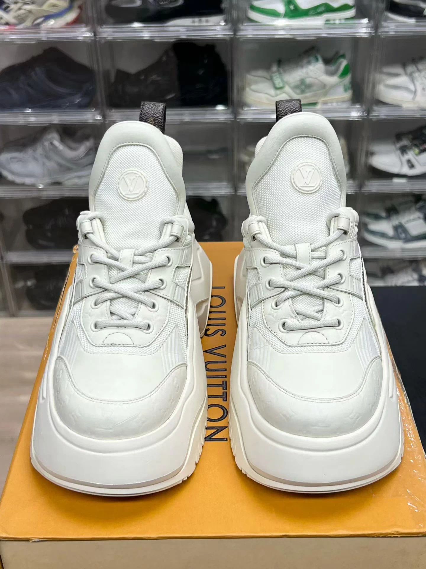 Louis Vuitton LV Archlight Platform Cream 37.5 like new Size US 6.5 / IT 36.5 - 2 Thumbnail