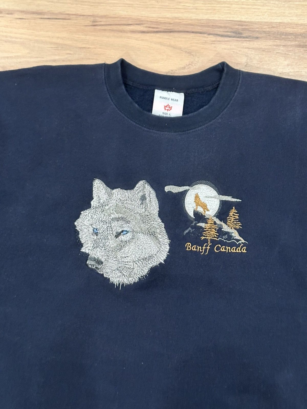 Vintage Vintage Banff Canada Embroidered Wolf Eagle Crewneck Size US L / EU 52-54 / 3 - 2 Thumbnail
