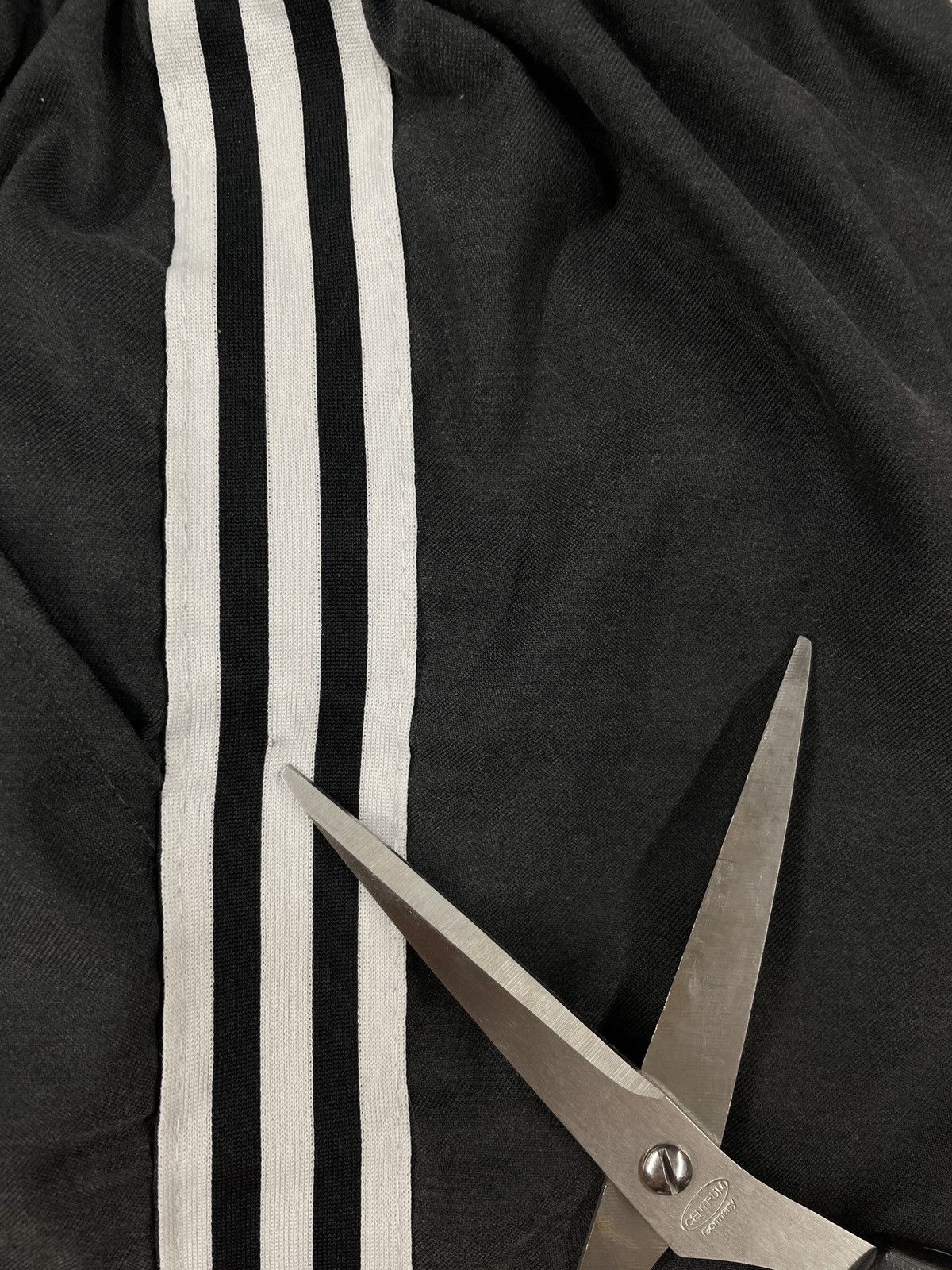 Adidas 70s VENTEX FRANCE Trefoil 3-Stripes Sprinter Running Shorts Size US 32 / EU 48 - 18 Thumbnail