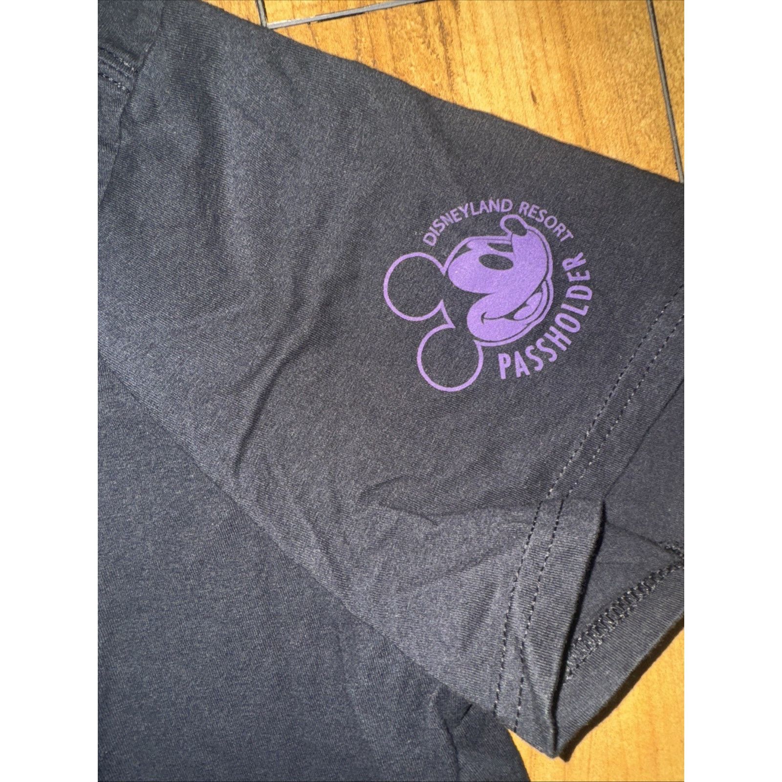 Disney Disney Fantasmic Graphic T-Shirt XL Black Dragon Show 23x28 Size US XL / EU 56 / 4 - 3 Thumbnail