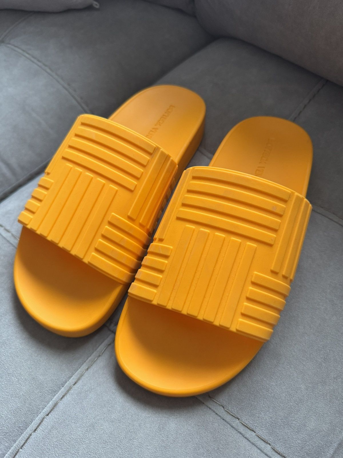 Bottega Veneta BOTTEGA VENETA sliders see photos with tape measurements fit Size US 9 / EU 42 - 1 Thumbnail