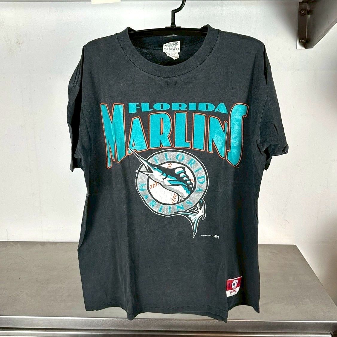 Vintage ​Vintage 1991 Florida Marlins Baseball MLB Nutmeg T-shirt Size US XL / EU 56 / 4 - 1 Thumbnail