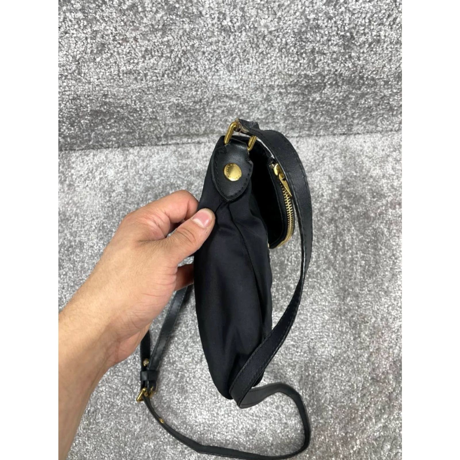 Marc by Marc Jacobs Marc by Marc Jacobs Natasha Crossbody Bags Womens Black Zip Adjustable Strap Crescent 8.5 in x 9 in Medium Leather Size ONE SIZE - 5 Thumbnail