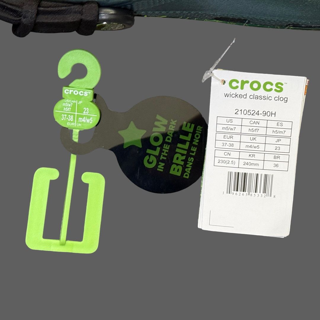 Crocs Crocs x Wicked Elphaba Classic Clog Glow In The Dark M5 W7 Size US 5 / EU 37 - 6 Thumbnail