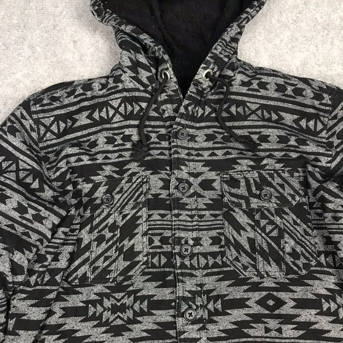 Edwin × Japanese Brand BLACK NAVAJO PUNK STYLE SHERPA EDWIN BUTTON HOODIES JACKET Size US M / EU 48-50 / 2 - 5 Thumbnail
