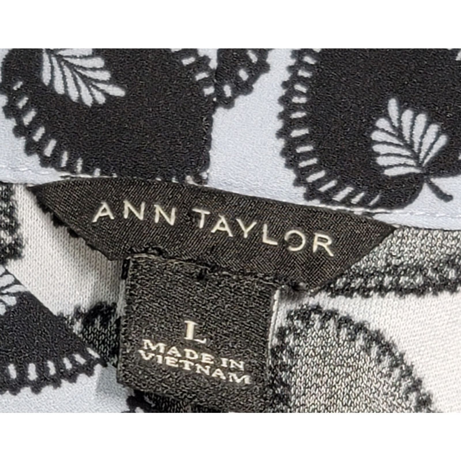 Ann Taylor Ann Taylor Blue Black White Leaf Print Blouse Top Large NWOT Size L / US 10 / IT 46 - 3 Thumbnail