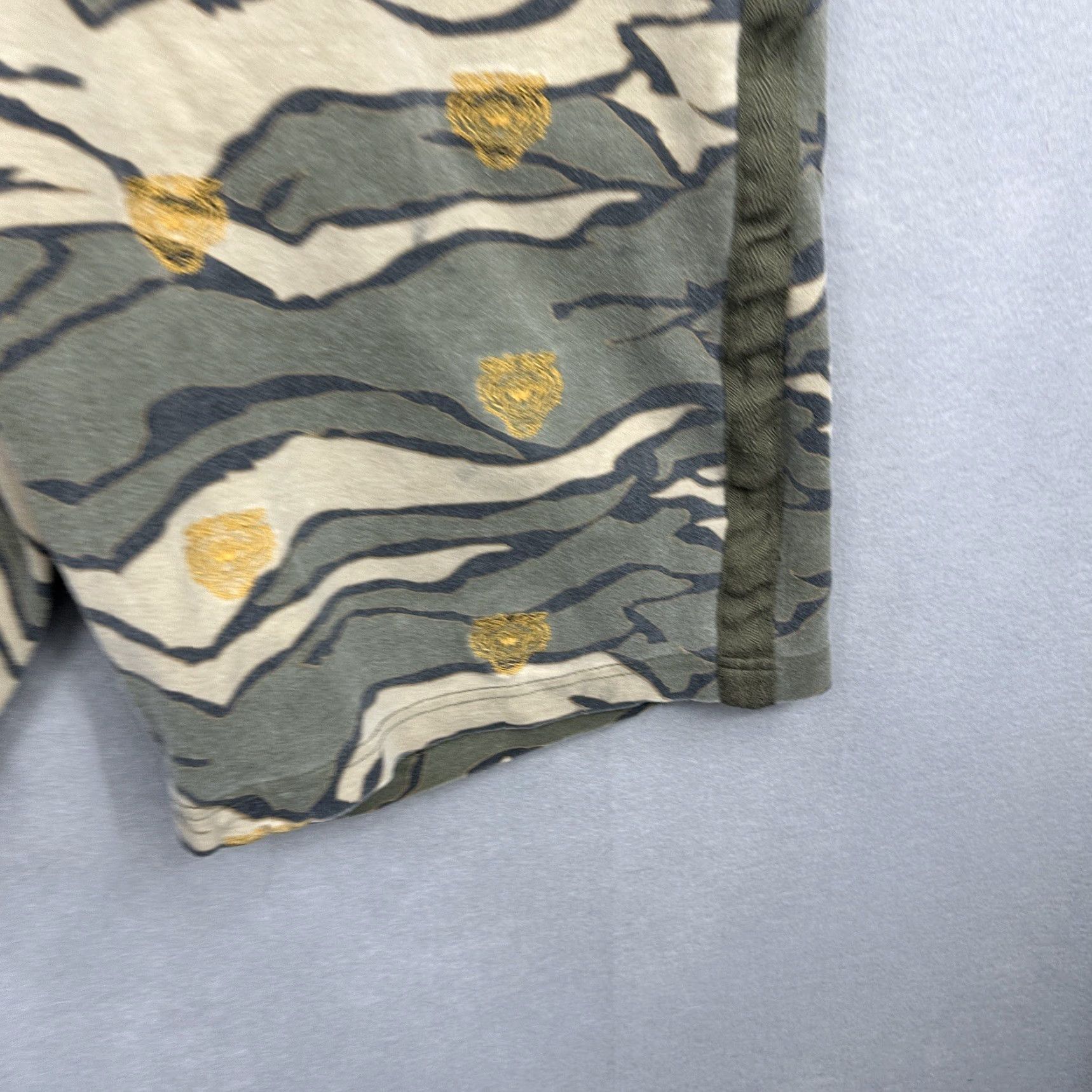Sean John Sean John Shorts Mens XL Tiger Embroidered Pocket Cargo Hip Hop Beig e Casual Cotton Front Flat Pockets Drawstring 90s Vintage Mens Size US 36 / EU 52 - 5 Thumbnail