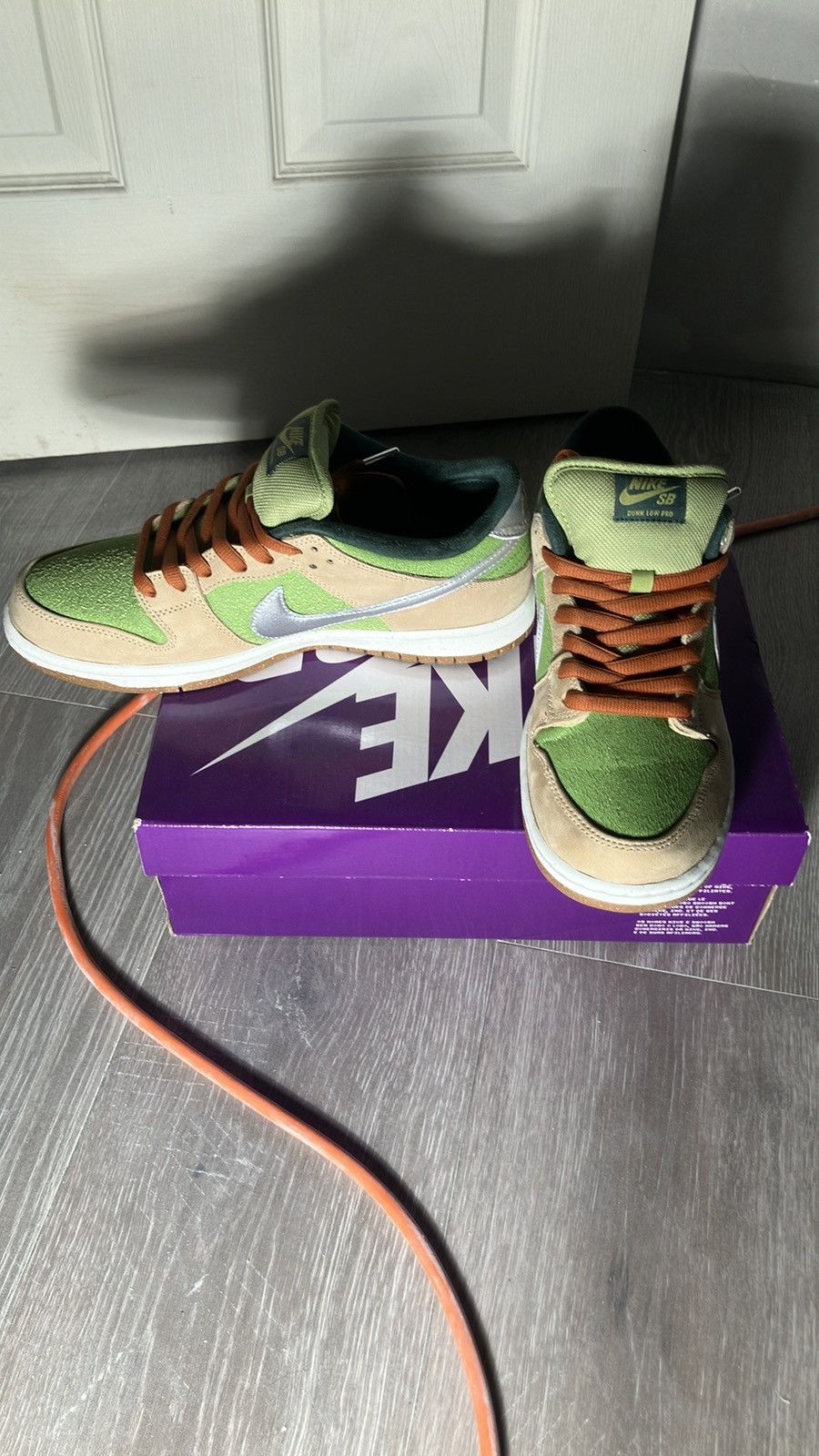 Nike NIKE SB DUNK LOW “ESCARGOT” Size US 10.5 / EU 43-44 - 4 Thumbnail