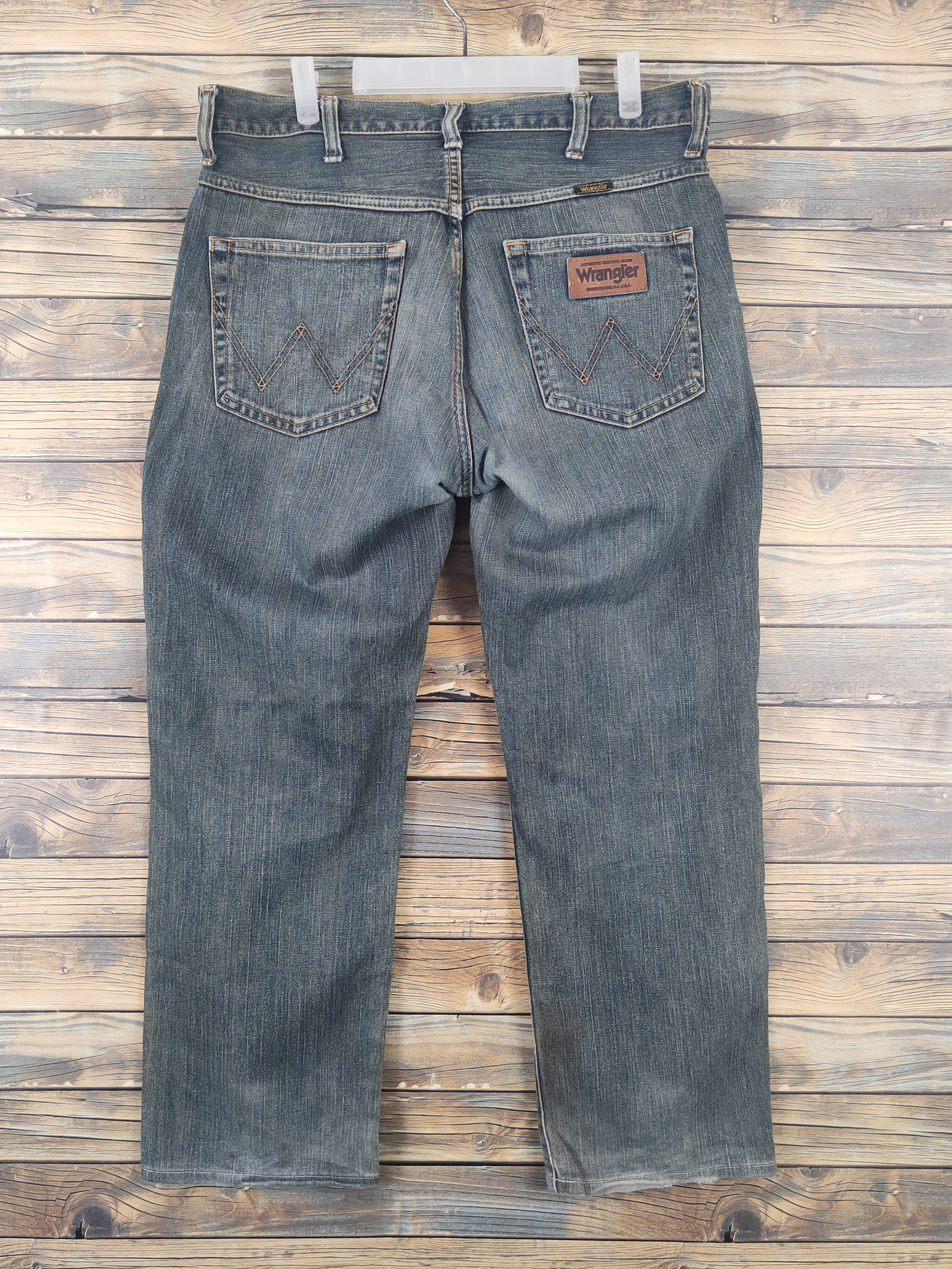 Vintage Wrangler Dark Blue Distressed Ripped denim Jeans #W1875 Size US 35 - 7 Thumbnail