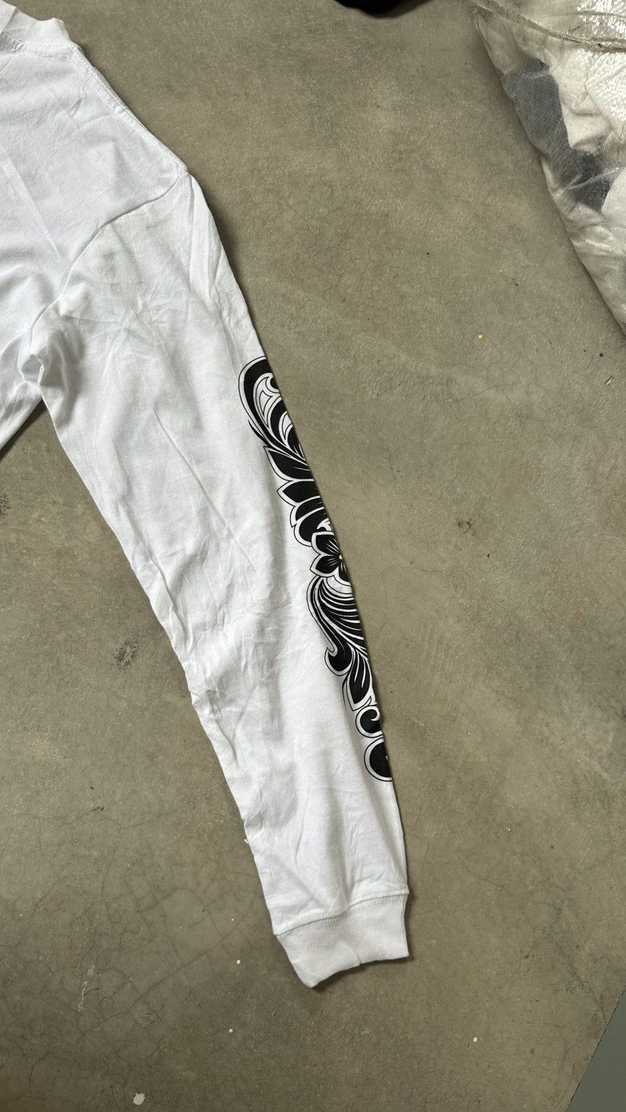 Japanese Brand VINTAGE LIFEI ES CHROME HEART ART LS TEE Size US M / EU 48-50 / 2 - 10 Thumbnail