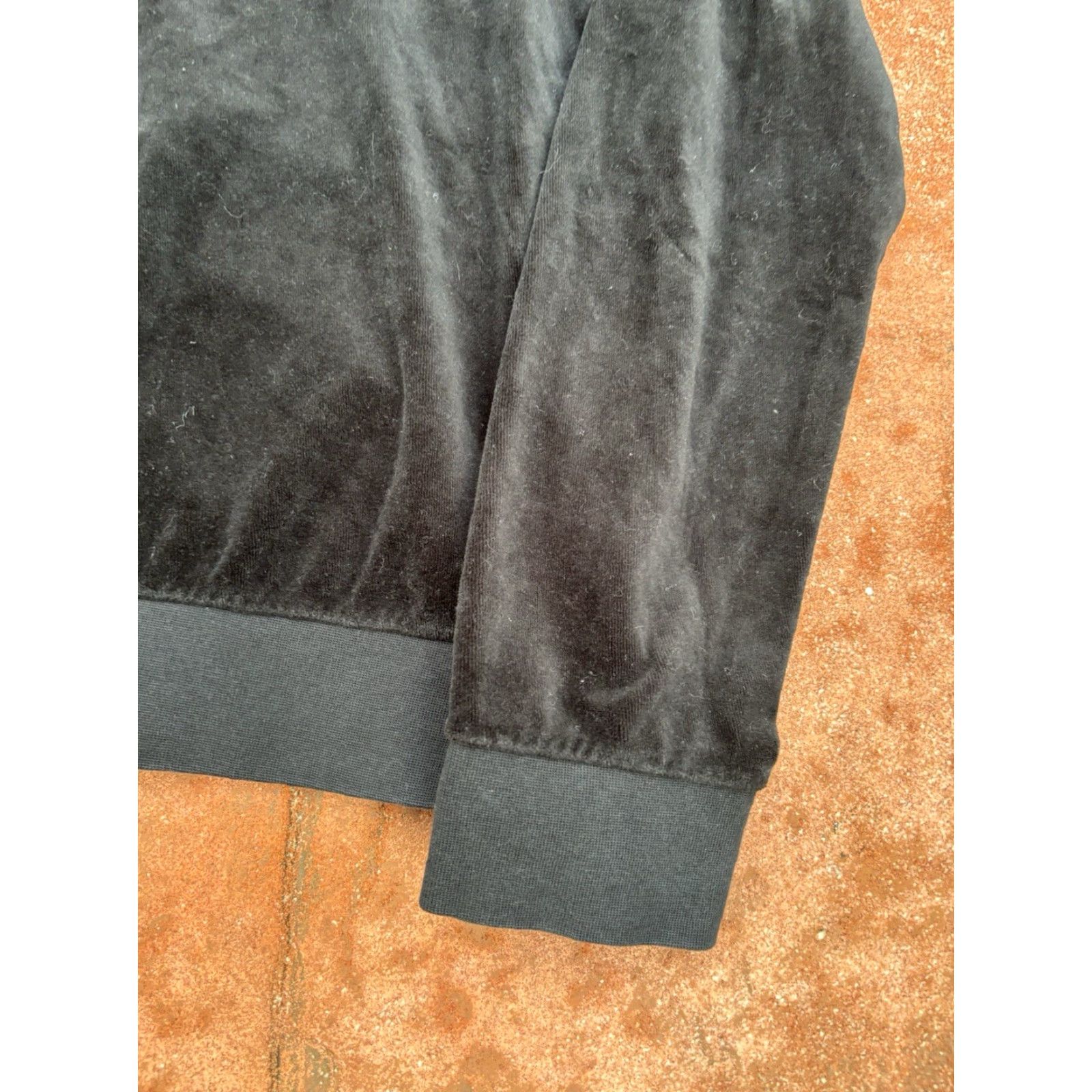 Vince Vince Velour Crewneck Sweatshirt Medium Black Womens Blouse Crew Neck Pullover Casual Long Sleeve Pattern: Solid Size M / US 6-8 / IT 42-44 - 5 Thumbnail