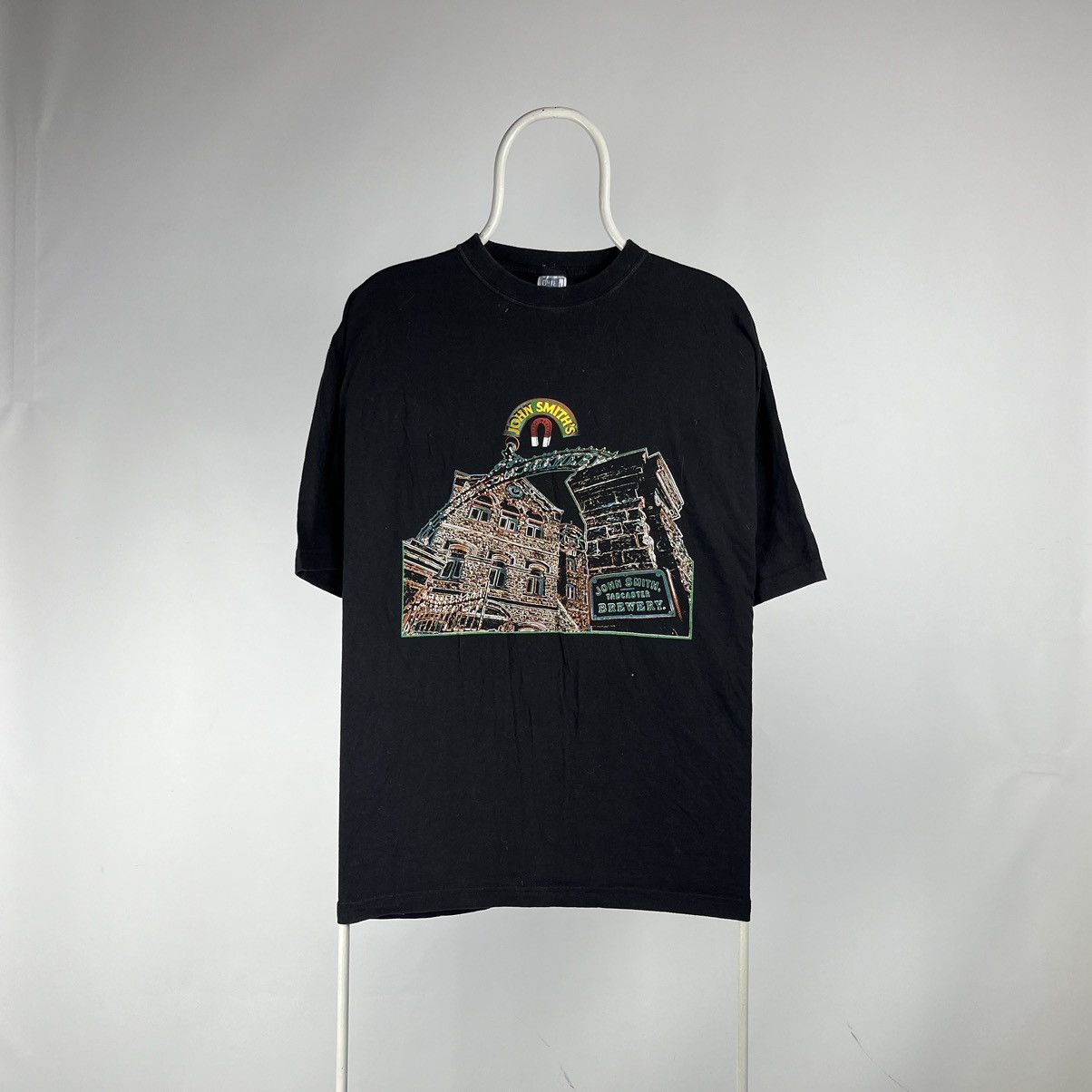 Band Tees John Smiths tadcaster brewery Tshirt 90s size XLarge Size US XL / EU 56 / 4 - 1 Thumbnail
