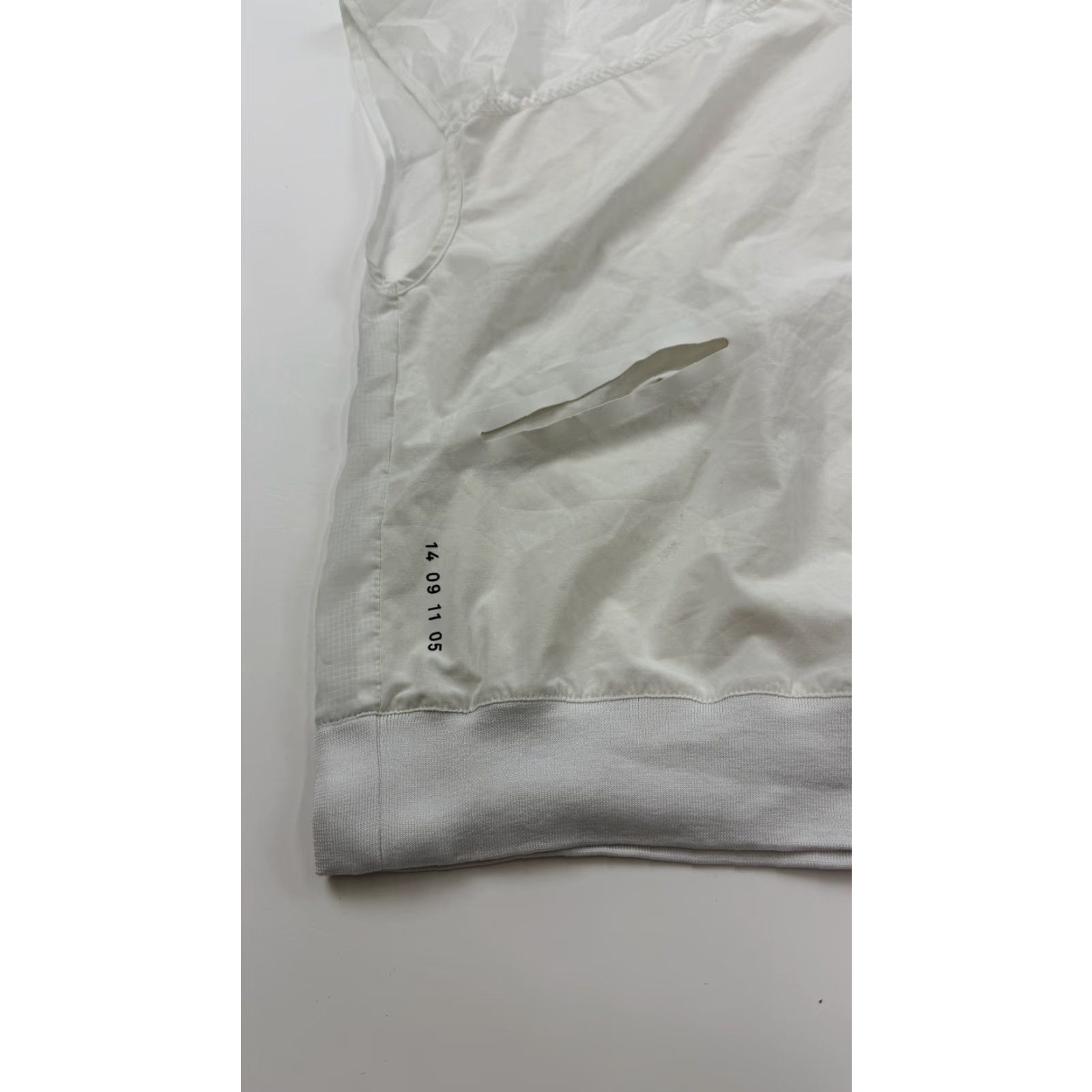 Nike Nike Hooded Pullover Women Small White AR3047-121 Lightweight Tech Pack Running Size S / US 4 / IT 40 - 2 Thumbnail