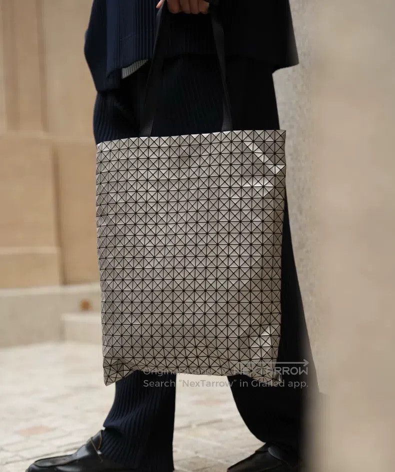 Issey Miyake Issey Miyake Crunchy Tote Bag, Silver Size ONE SIZE - 7 Thumbnail