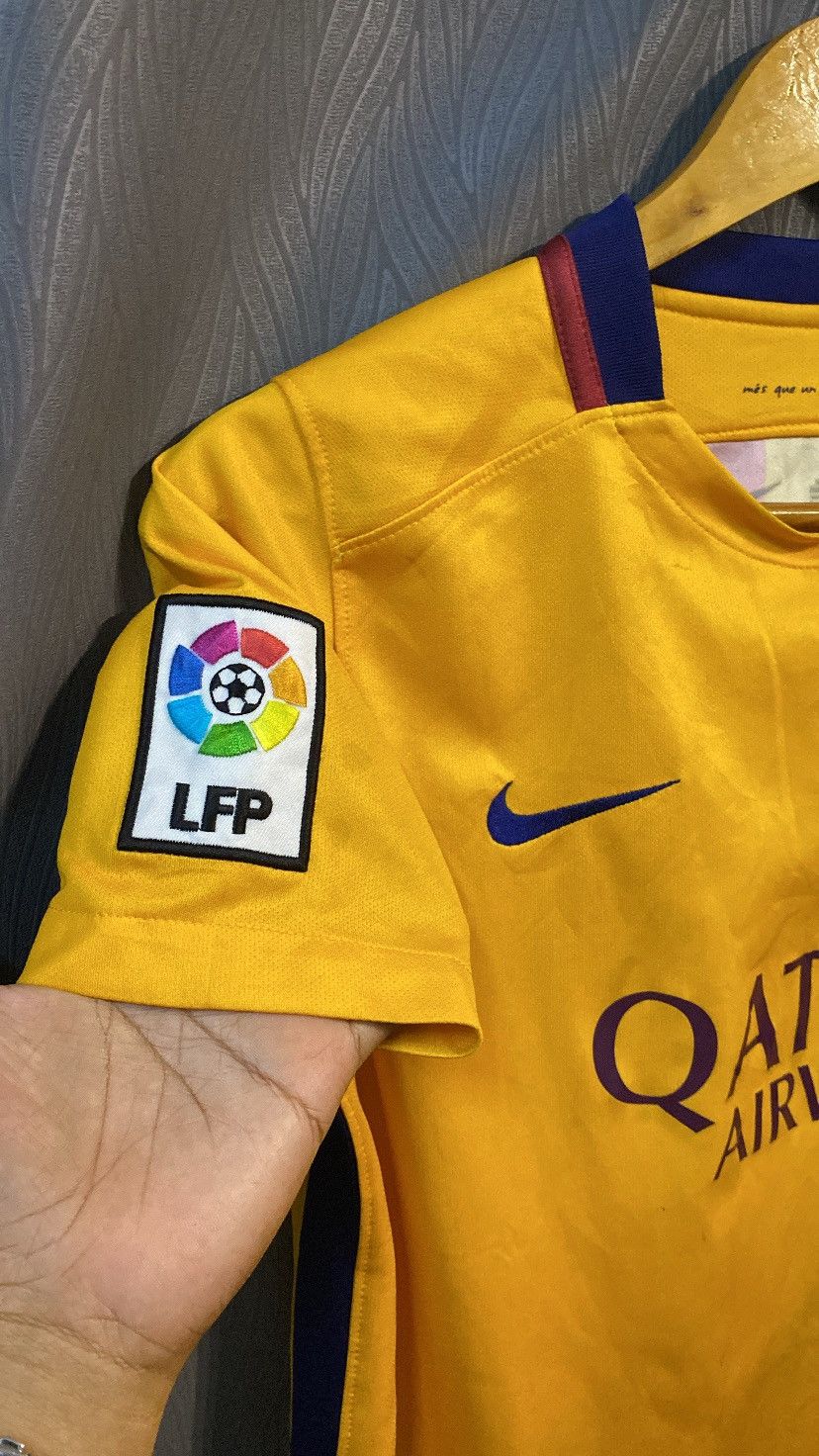 Nike × Vintage MESSI Barcelona Nike 2015 2016 Away Jersey Size US XS / EU 42 / 0 - 5 Thumbnail