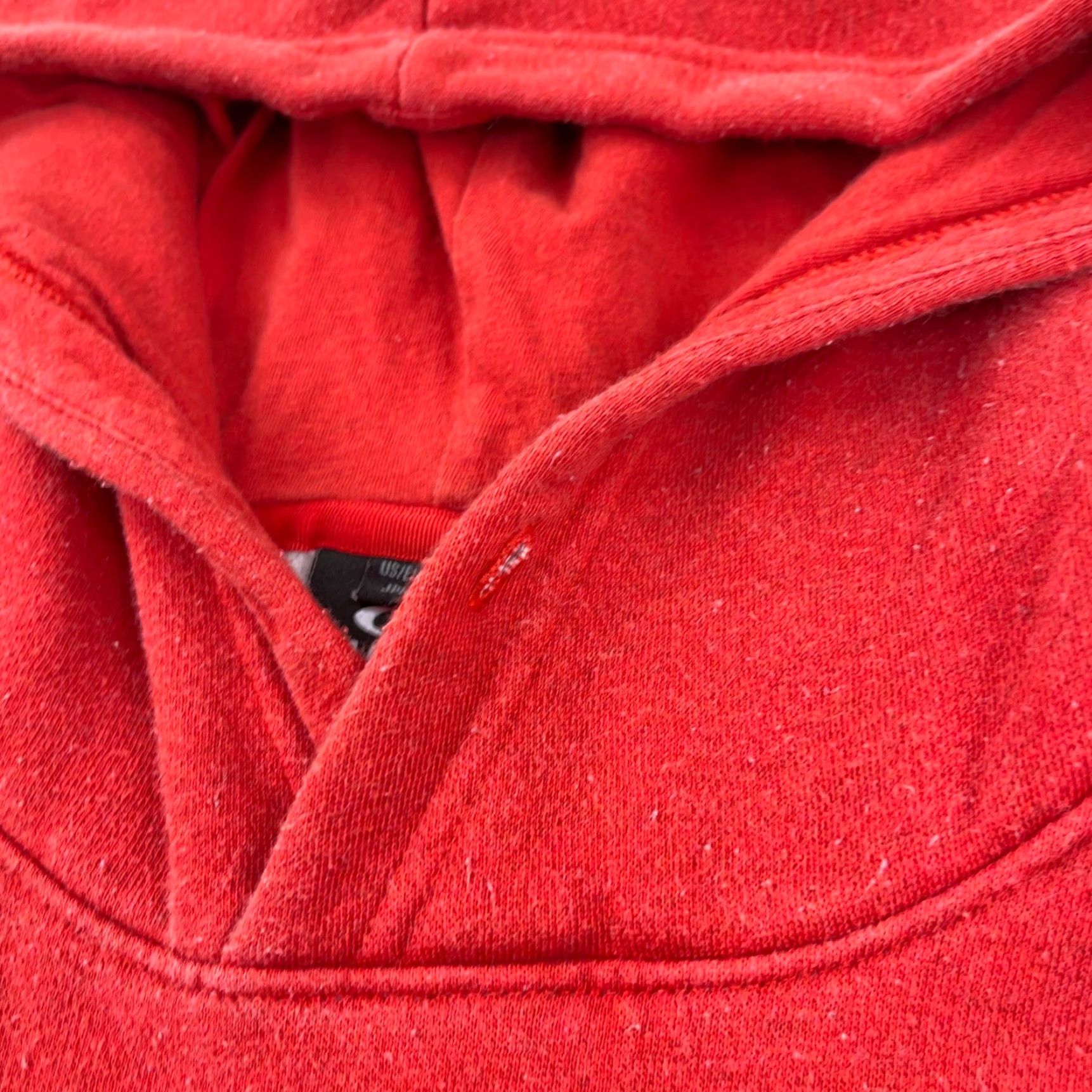 Oakley VINTAGE Oakley Hoodie Men M Red Logo Graphic Print Surf Streetwear Hooded Sweatshirt Size US M / EU 48-50 / 2 - 4 Thumbnail