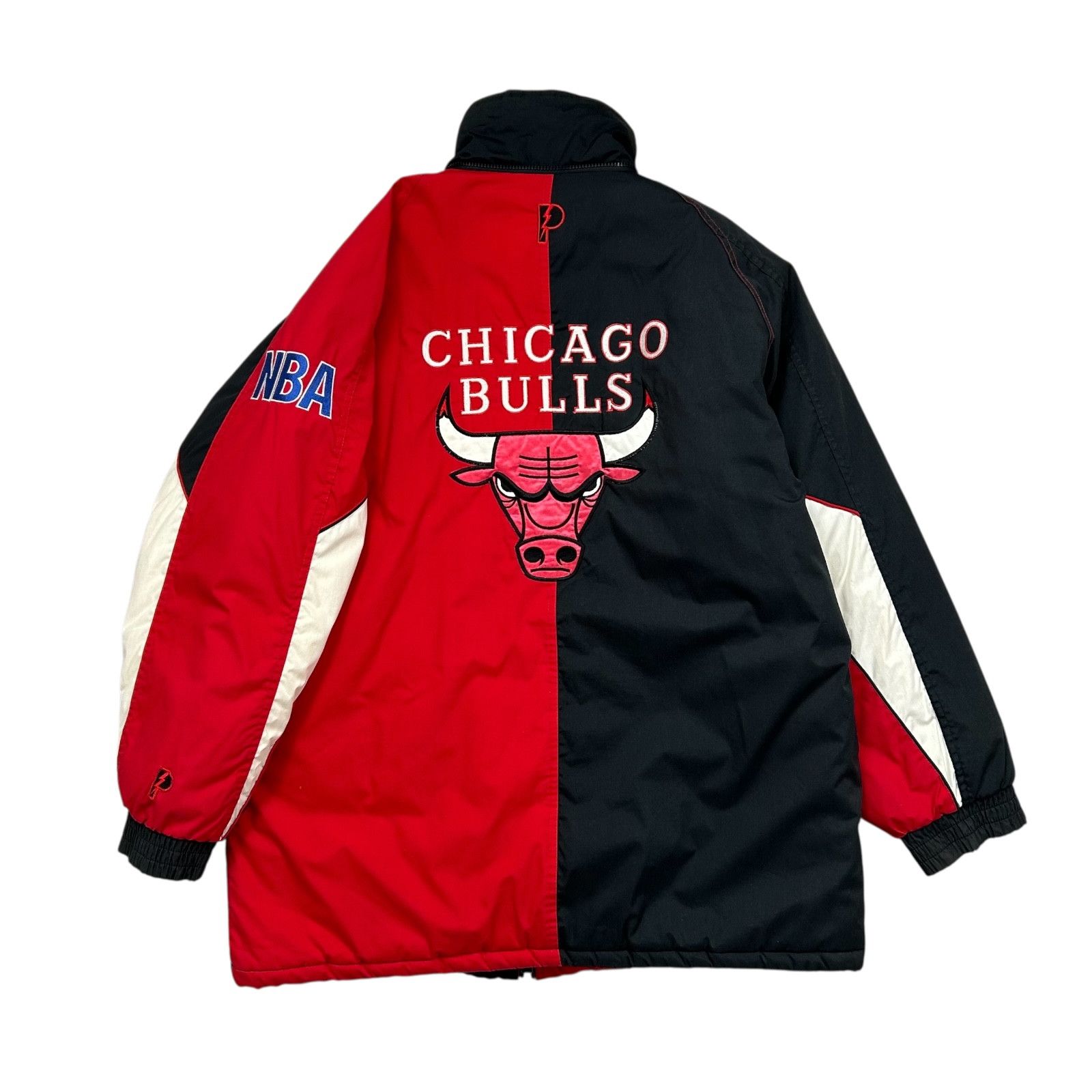 NBA VTG 90s NBA CHICAGO BULLS PRO PLAYER PUFFER JACKET COAT Size US L / EU 52-54 / 3 - 1 Thumbnail