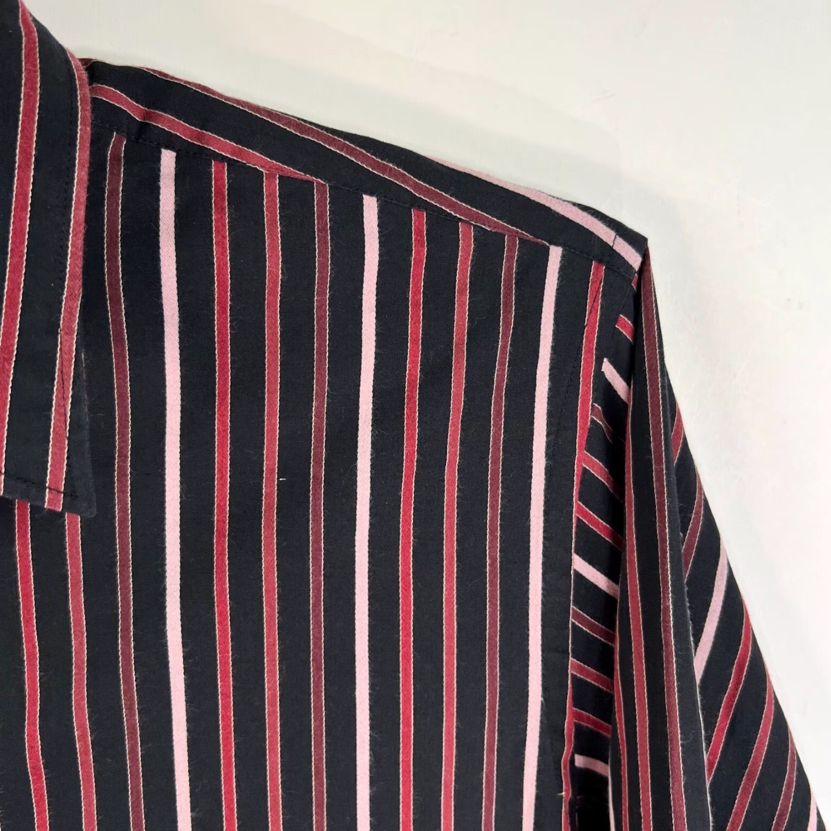 Van Heusen Van Heusen Studio Striped Casual Button Up Shirt Mens Size L 16/16.5 Black Red Size US L / EU 52-54 / 3 - 2 Thumbnail
