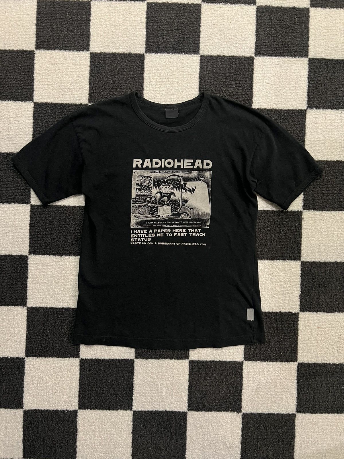 Vintage Vintage 2000's Radiohead W.A.S.T.E Tee Size US S / EU 44-46 / 1 - 1 Thumbnail
