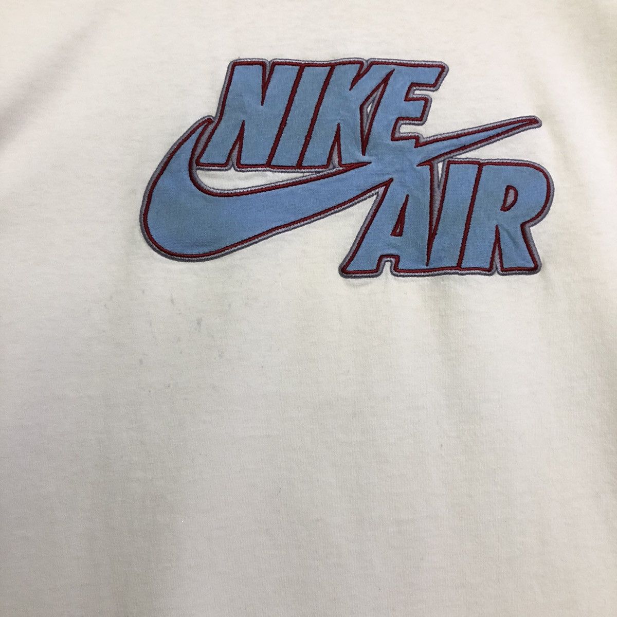 Nike Vintage Nike Air Embriodery Spellout Tshirt Size US L / EU 52-54 / 3 - 4 Thumbnail