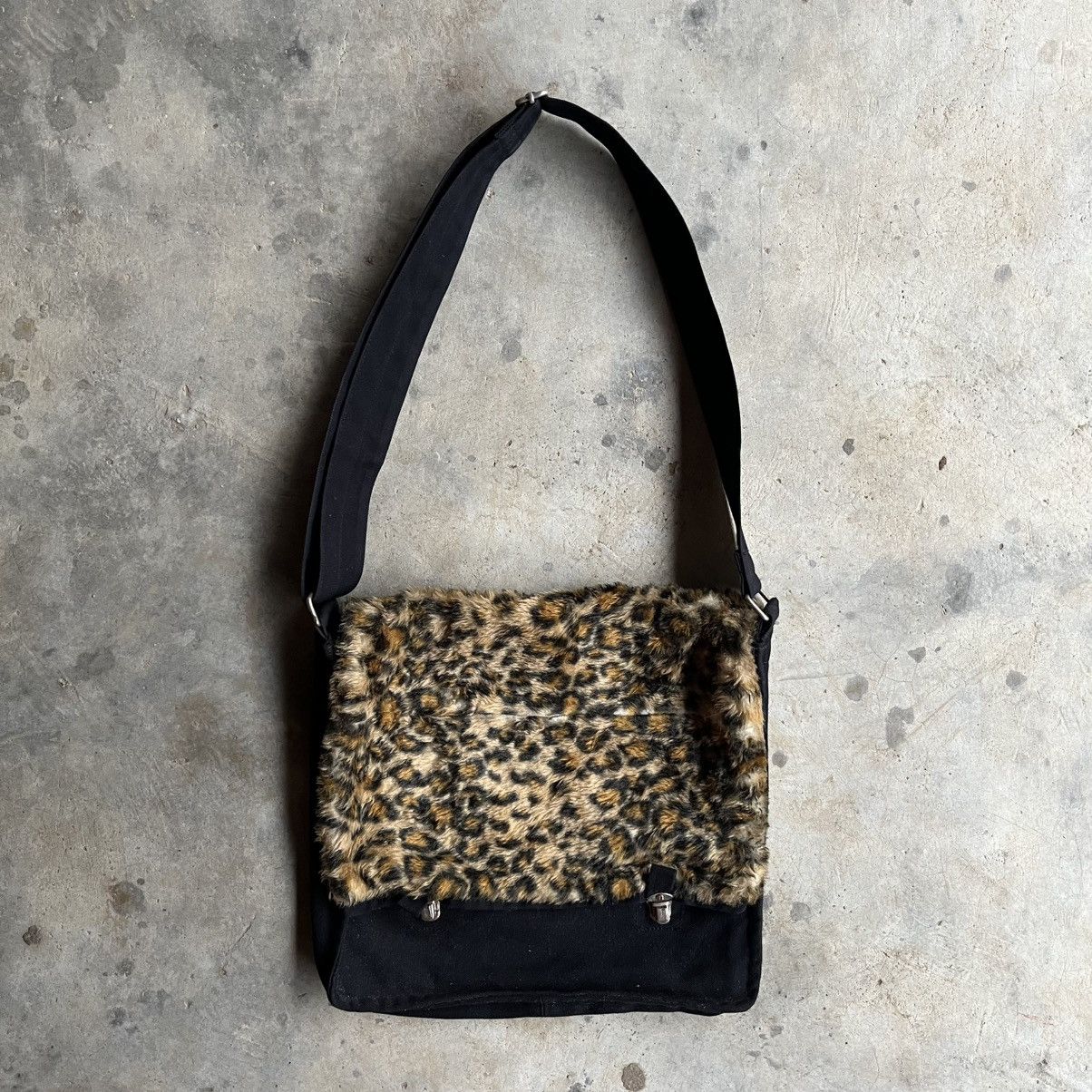 Other BONBON PARIS MESSENGER BAG🐅 Size ONE SIZE - 1 Thumbnail