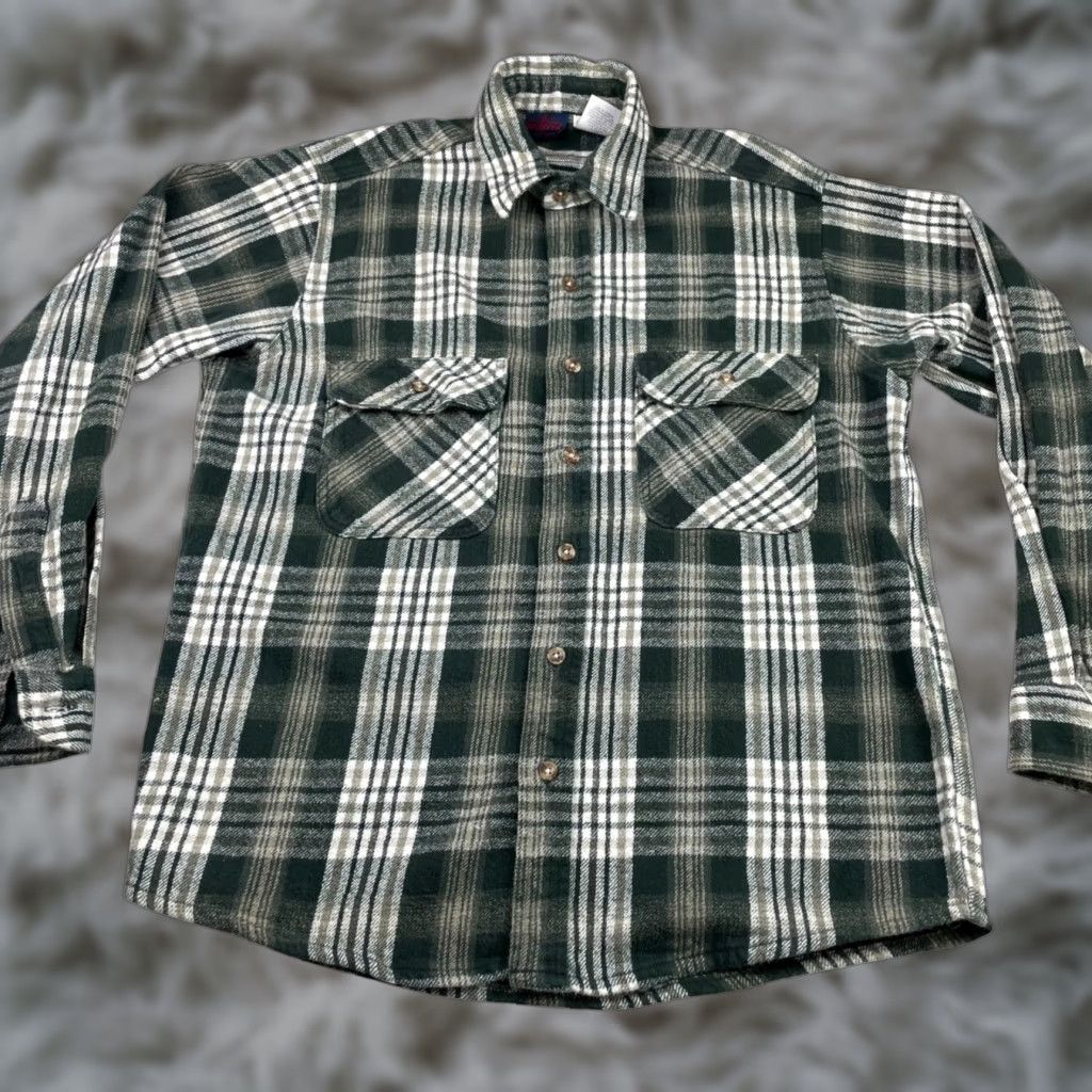 BB Dakota VINTAGE Dakota Men's Flannel Work Shirt Green Plaid Medium Shirt/Adult/Regular Fit/Buttons/Cotton Chest Pockets Size US M / EU 48-50 / 2 - 1 Thumbnail