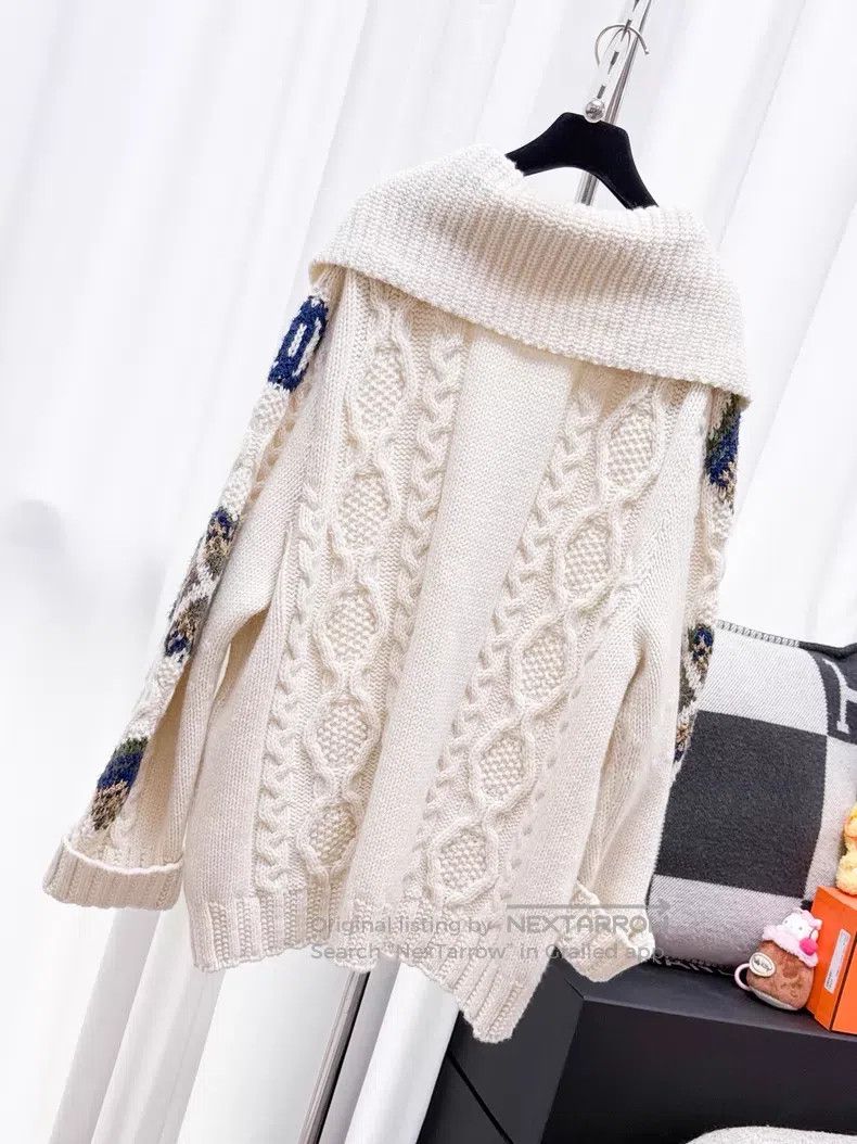 Chanel Chanel Twisted double C pattern lapel knitted zipper jacke Size M / US 6-8 / IT 42-44 - 3 Thumbnail