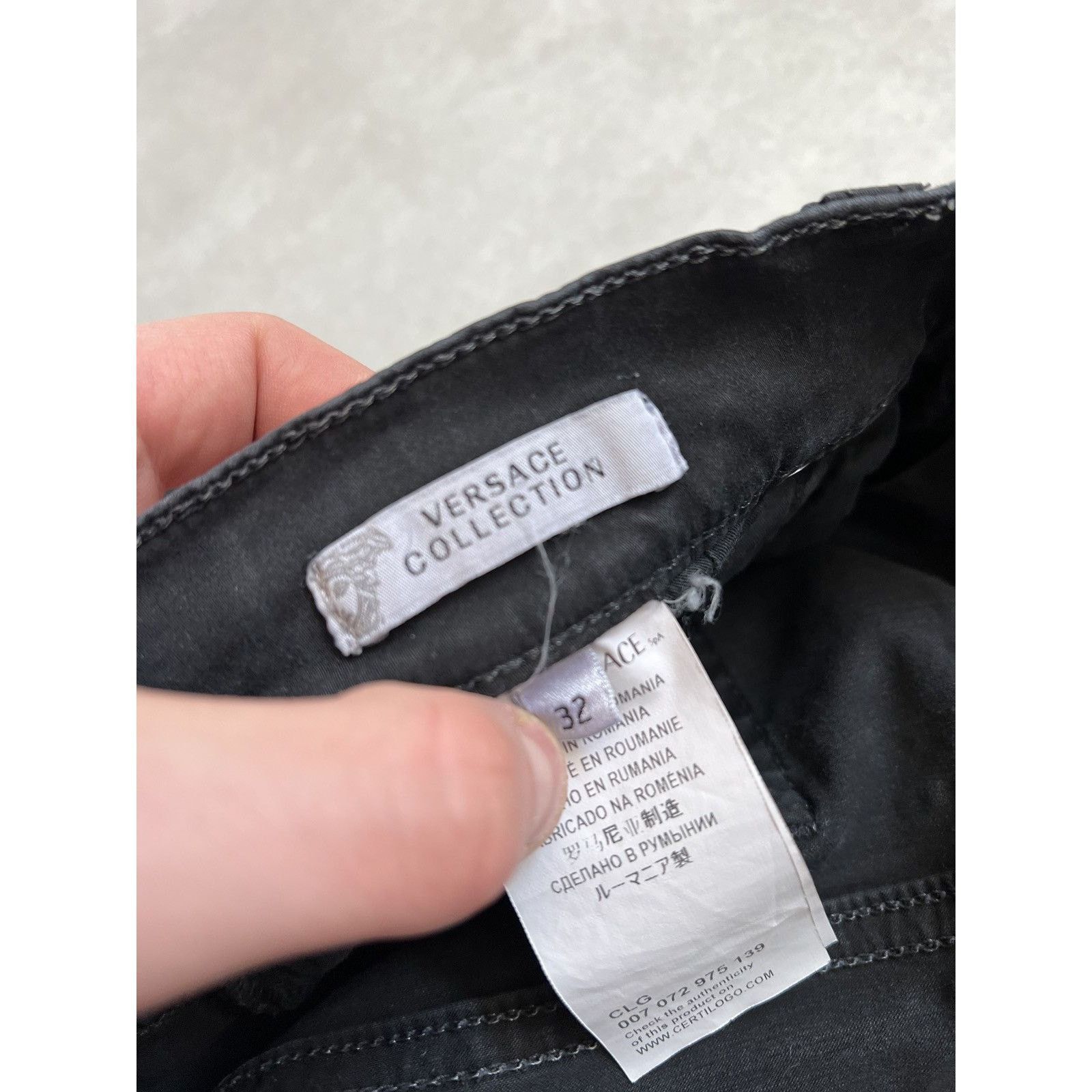 Versace Versace medusa black jeans Size US 32 / EU 48 - 10 Thumbnail
