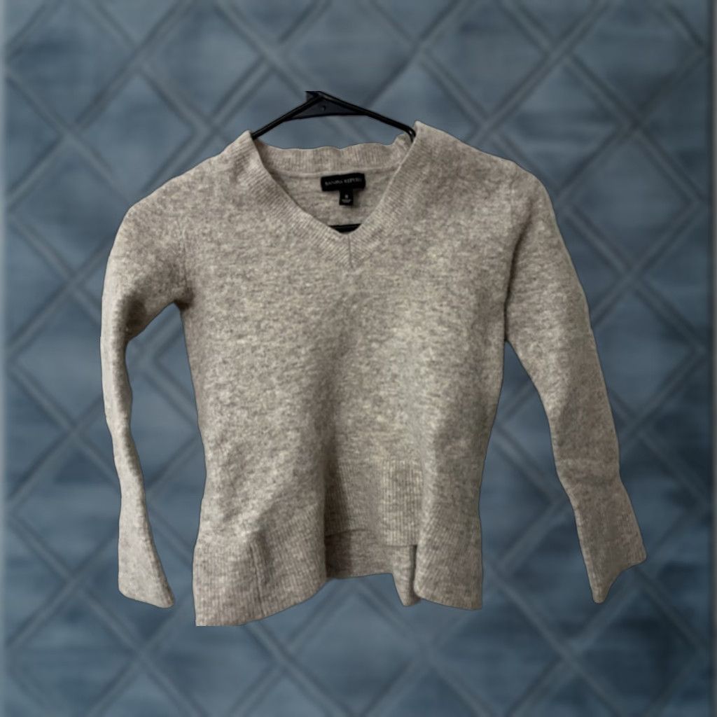 Banana Republic Banana Republic Gray Knit Sweater Womens Small Long Sleeve V-Neck Pullover Classic Size S / US 4 / IT 40 - 1 Thumbnail