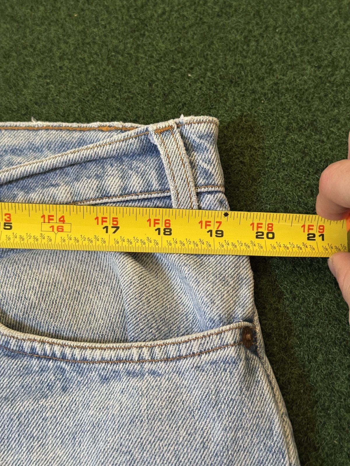 Levi's Vintage Clothing Vtg 90s Levi’s 550 Jorts Relaxed Light Wash Denim Shorts Size US 38 / EU 54 - 7 Thumbnail