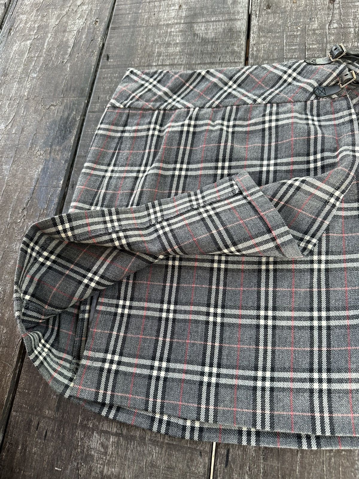Burberry Burberry nova check mini skirt nice design Size 26" / US 2 / IT 38 - 5 Thumbnail