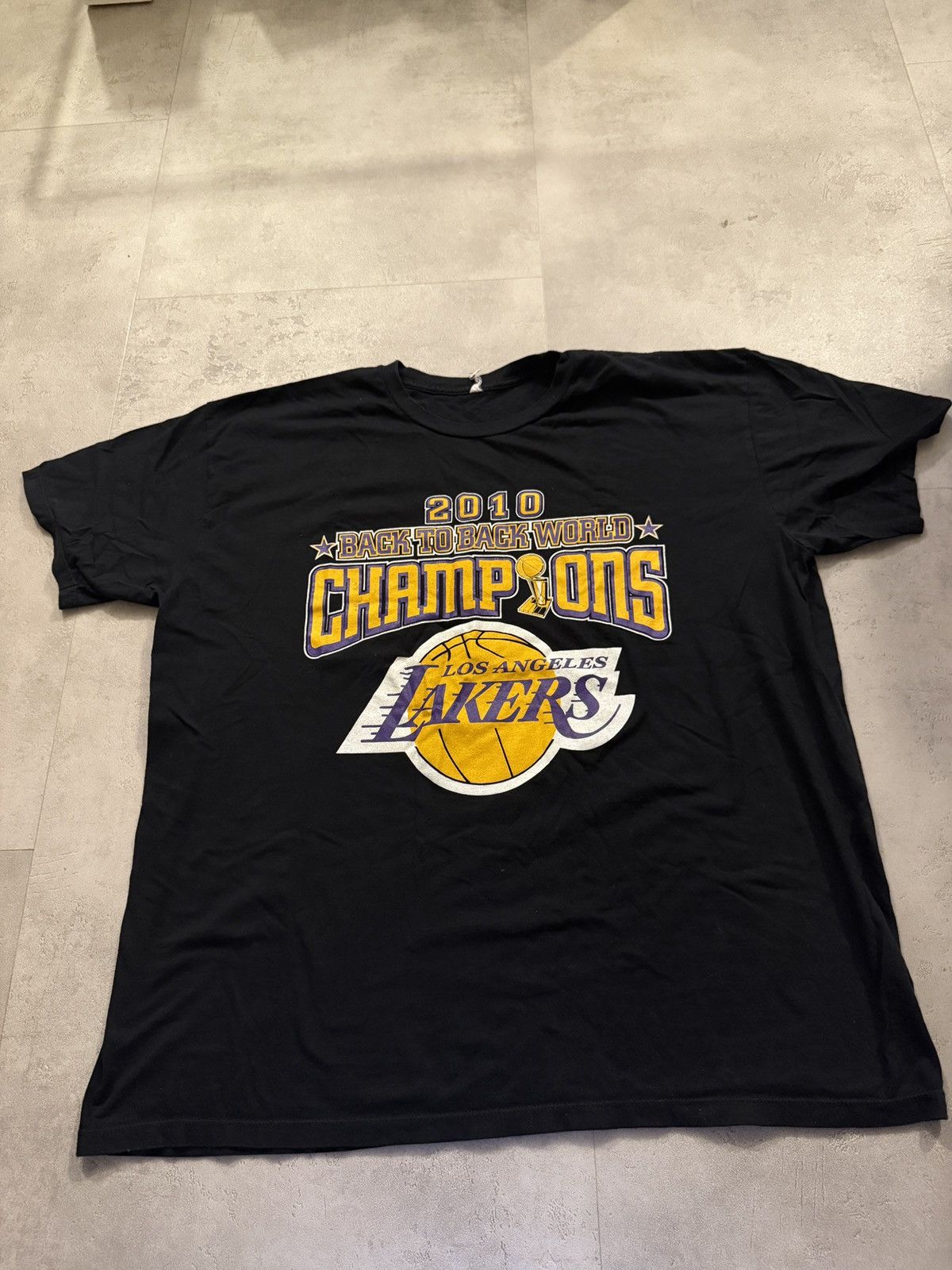 Other “Back to Back” Los Angeles Lakers 2010 Championship Tee Size US XL / EU 56 / 4 - 1 Thumbnail