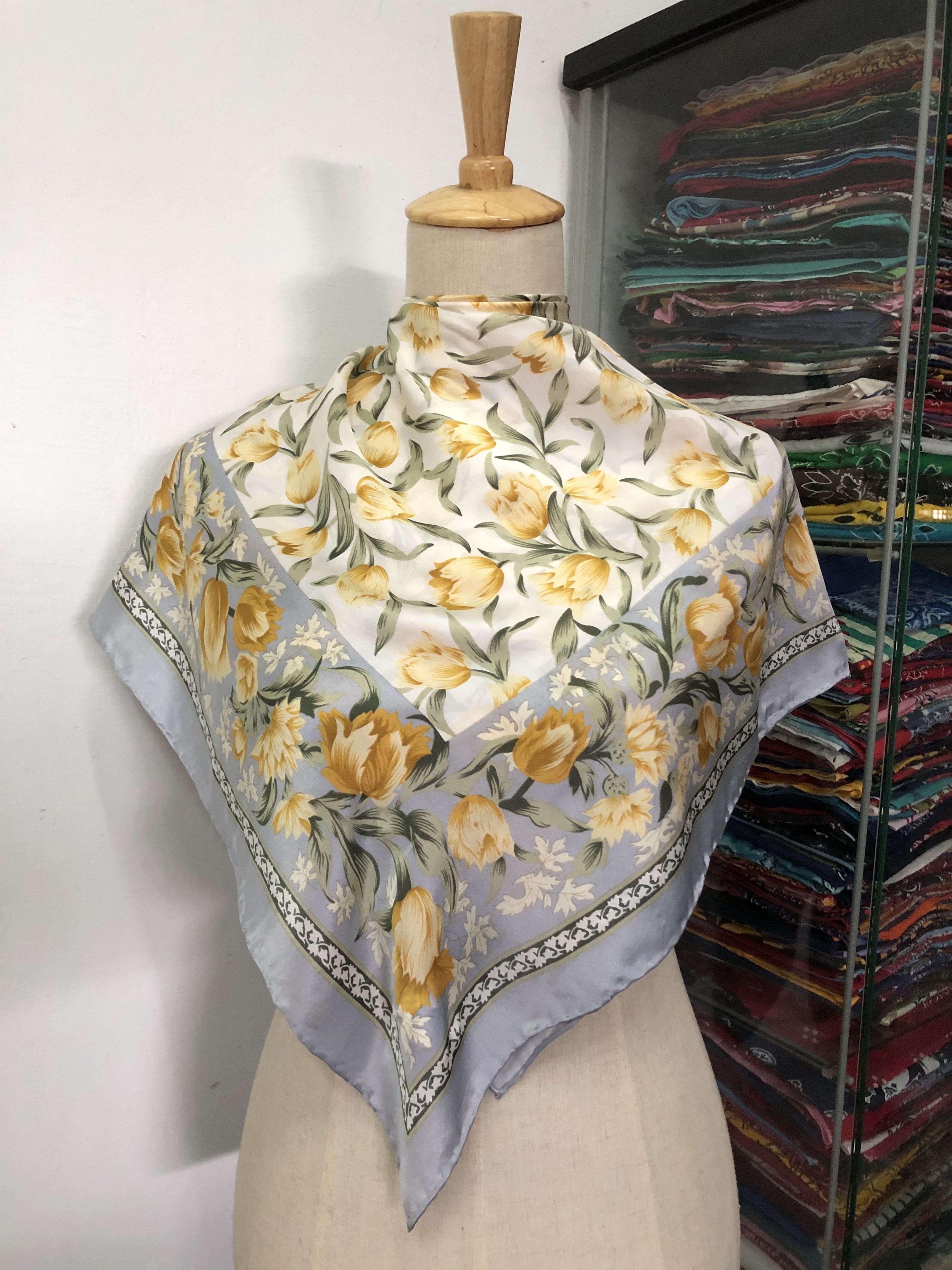 Vintage Vintage Silk Scarf Size ONE SIZE - 1 Thumbnail