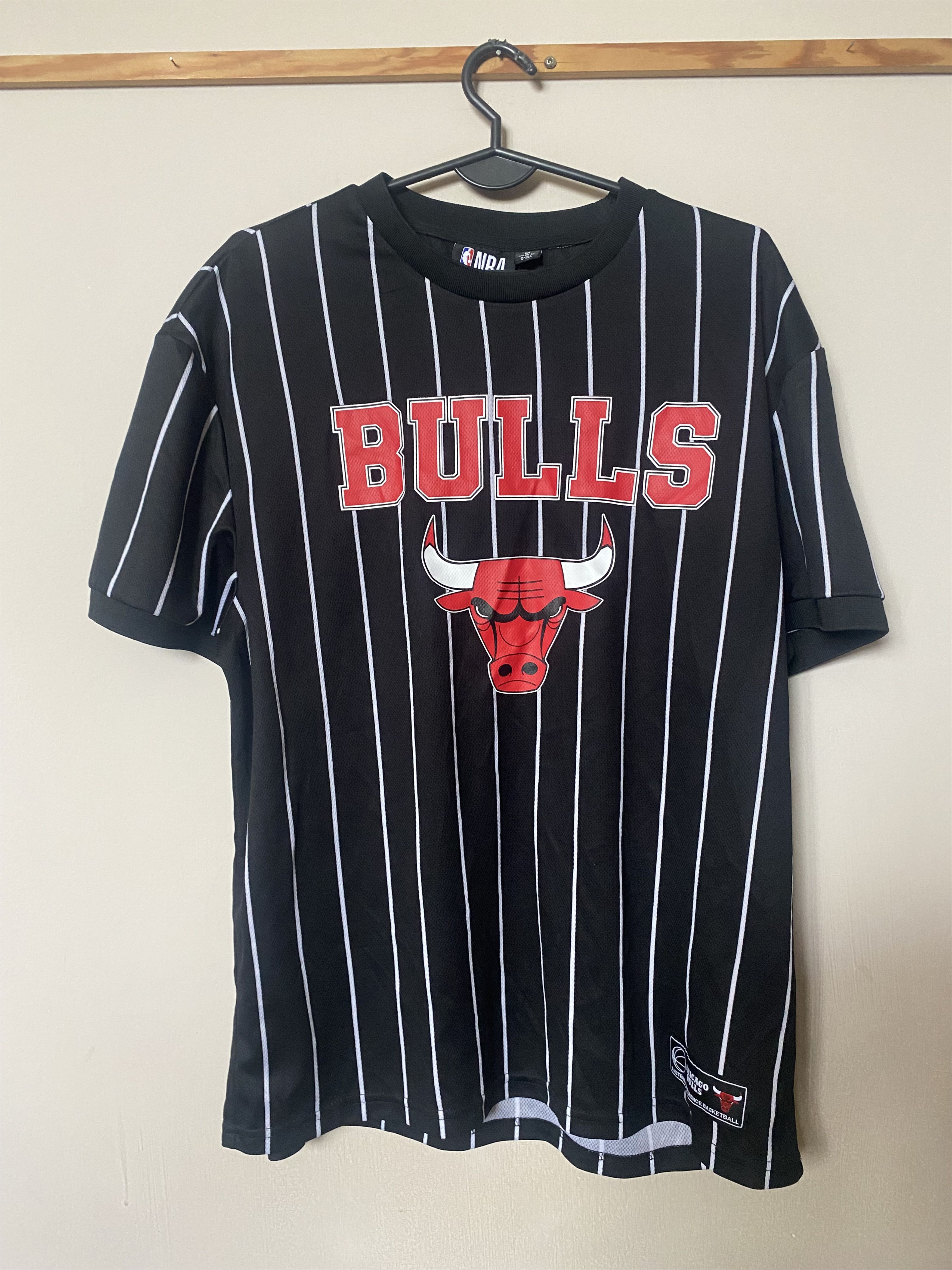 Other Vintage CHICAGO BULLS T-shirt - M - NBA - UNIQUE Size US M / EU 48-50 / 2 - 1 Thumbnail
