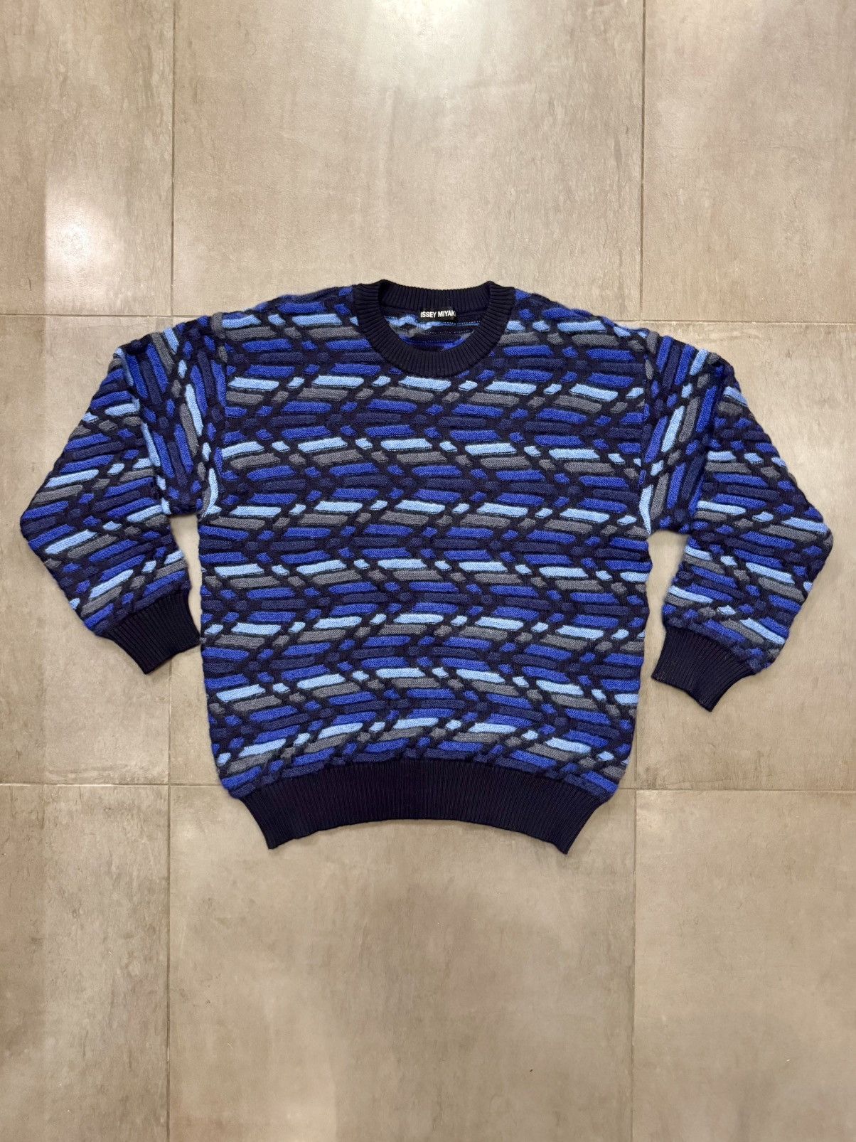 Issey Miyake Issey Miyake Vintage Blue Wool Relief Knit Sweater, Men’s M Size US M / EU 48-50 / 2 - 1 Thumbnail