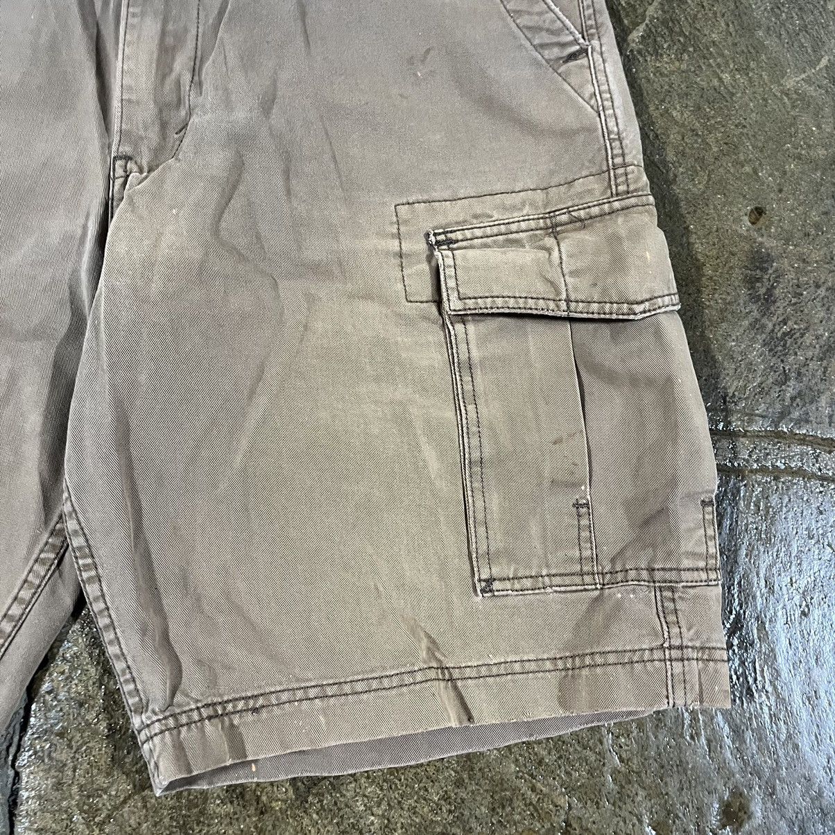 Levi's × Vintage Crazy Y2K Levi's Cargo Shorts Baggy Skater Utility Essential Size US 36 / EU 52 - 9 Thumbnail