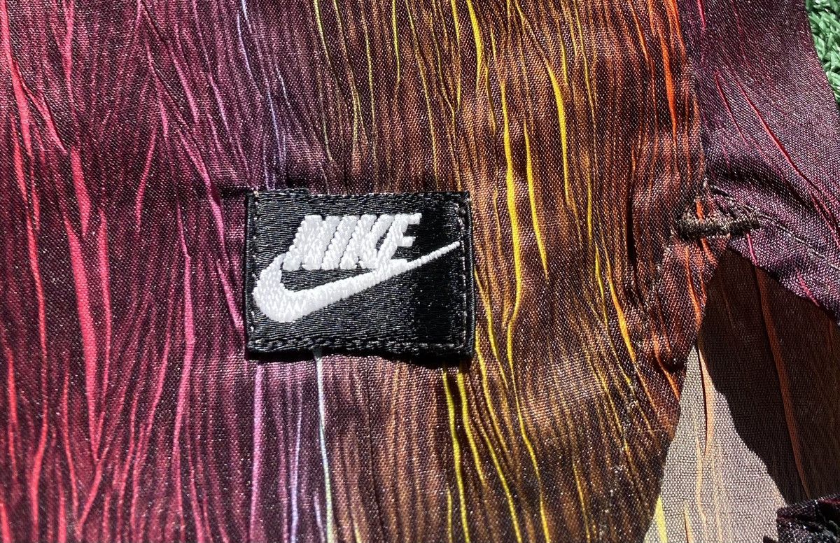 Nike Rare Vintage 90’s Nike Ribbed Rainbow Sprinter Shorts Large Size US 36 / EU 52 - 2 Thumbnail